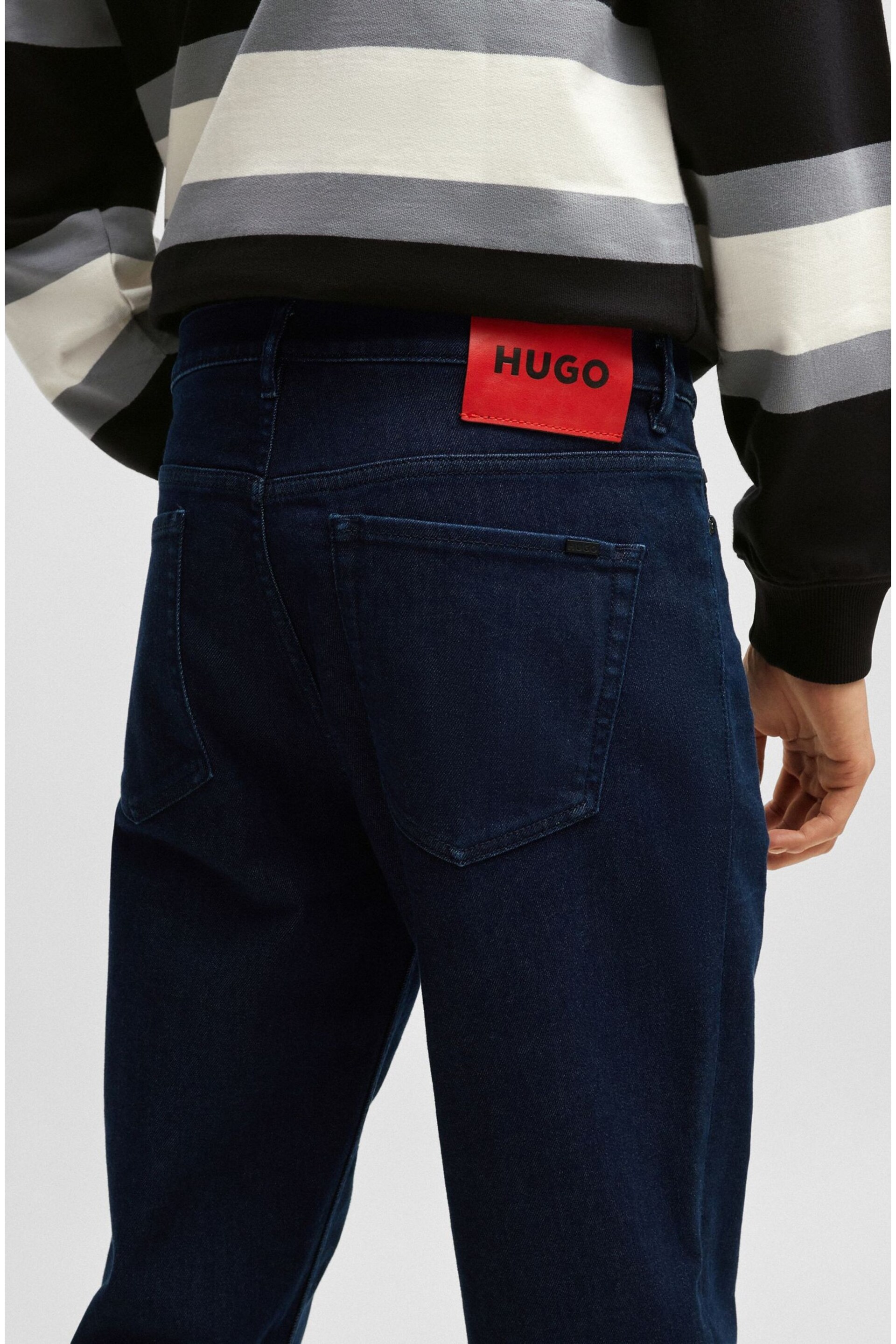 HUGO Tapered-Fit Jeans in Dark-Blue Comfort-Stretch Denim - Image 4 of 5
