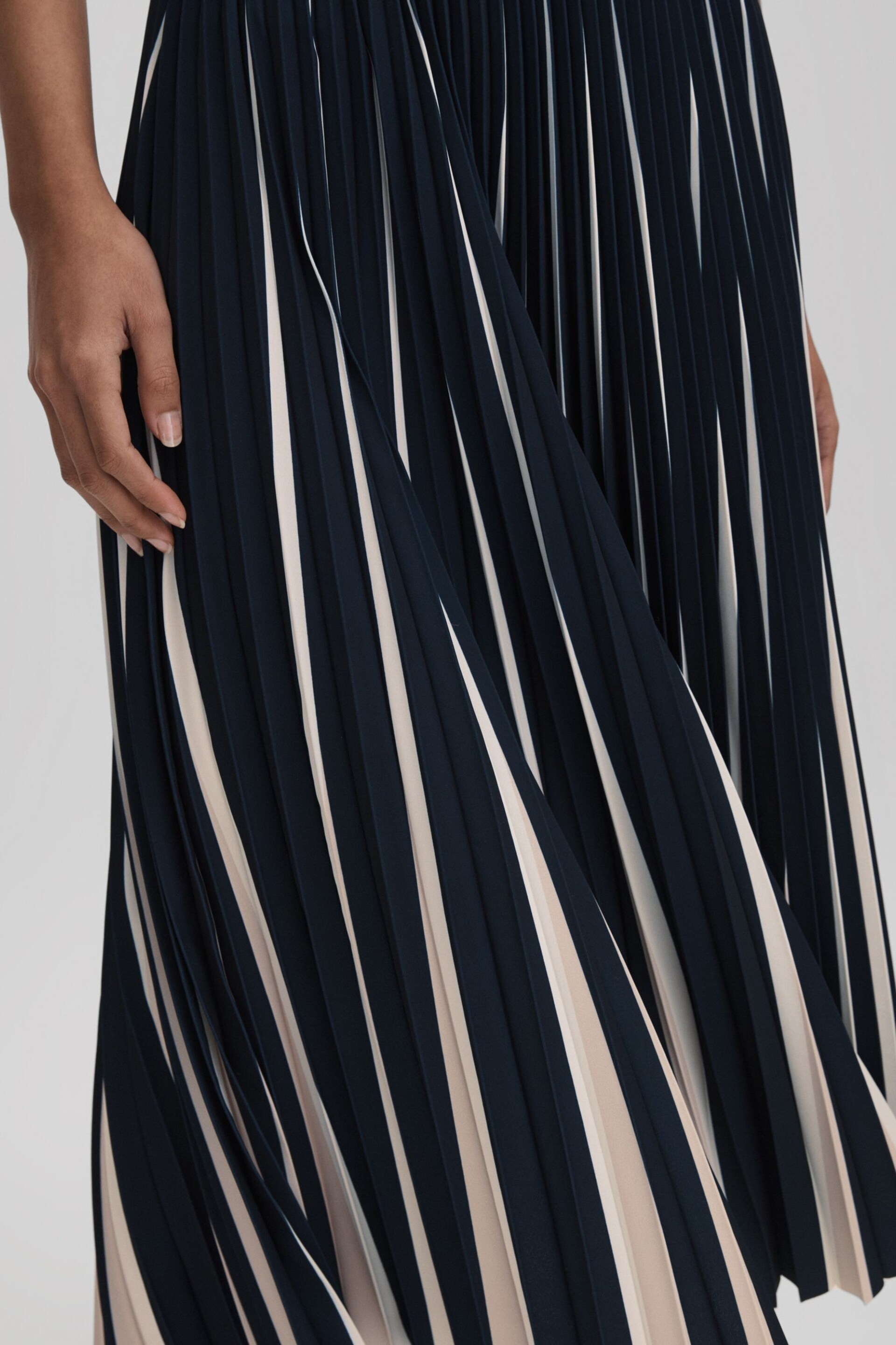 Reiss Navy/Cream Saige Pleated Striped Midi Skirt - Image 4 of 6