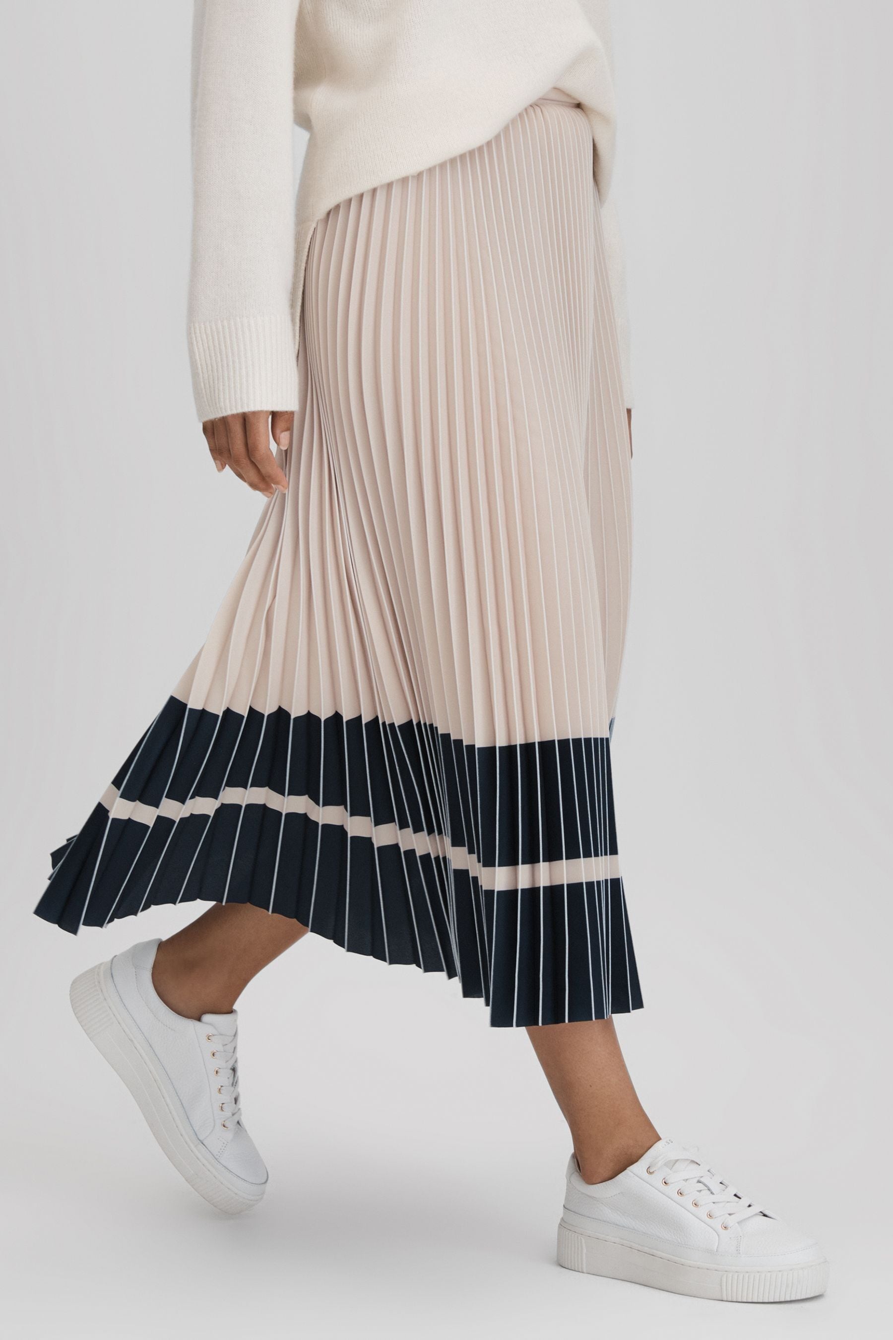 Black and white pleated midi skirt on sale