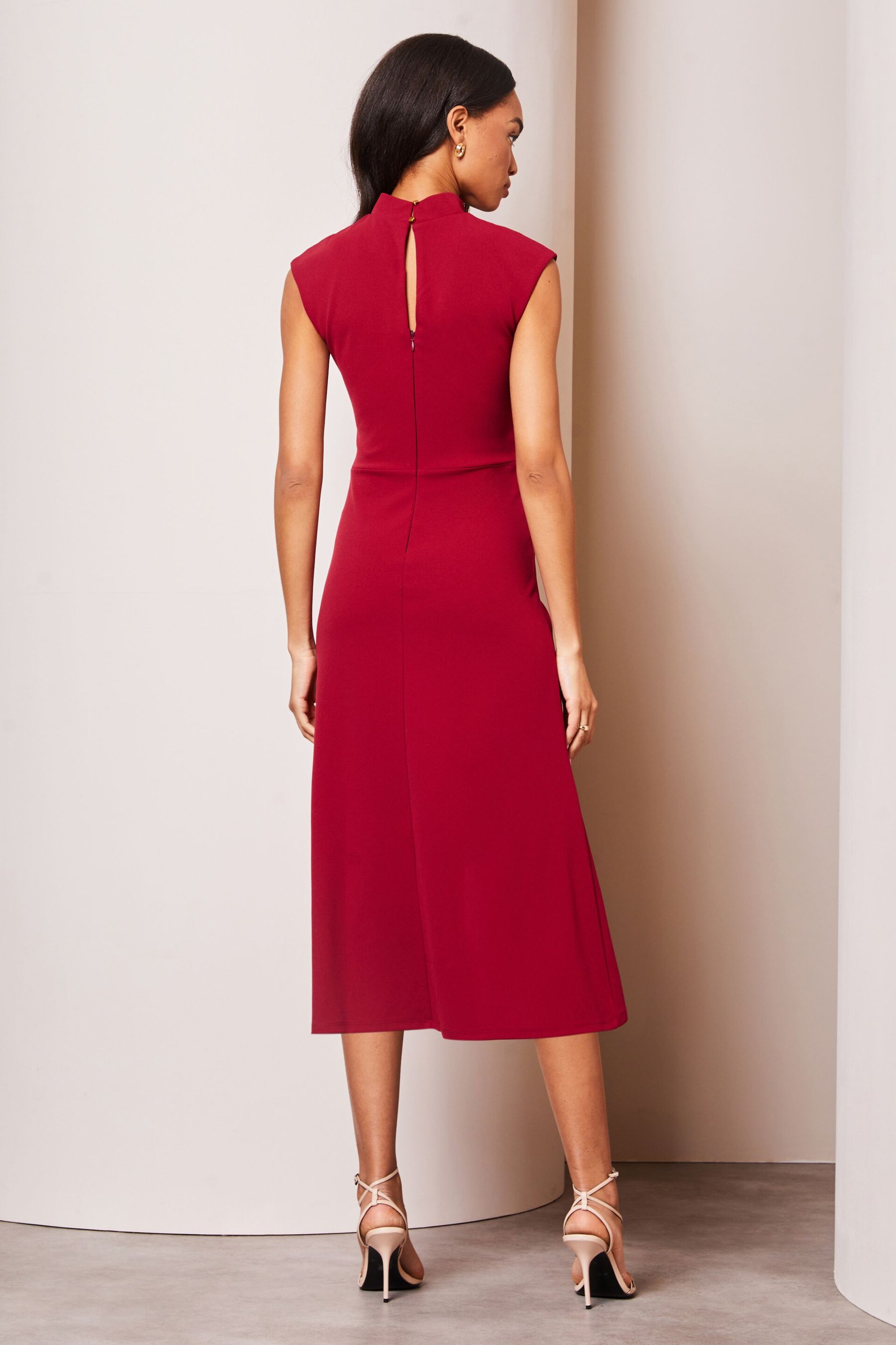 Lipsy Berry Red Ruched Front Keyhole Short Sleeve Midi Dress - Image 2 of 4