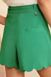 Love & Roses Green Linen Look Tailored Scallop Shorts - Image 2 of 4