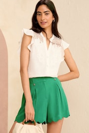 Love & Roses Green Linen Look Tailored Scallop Shorts - Image 3 of 4