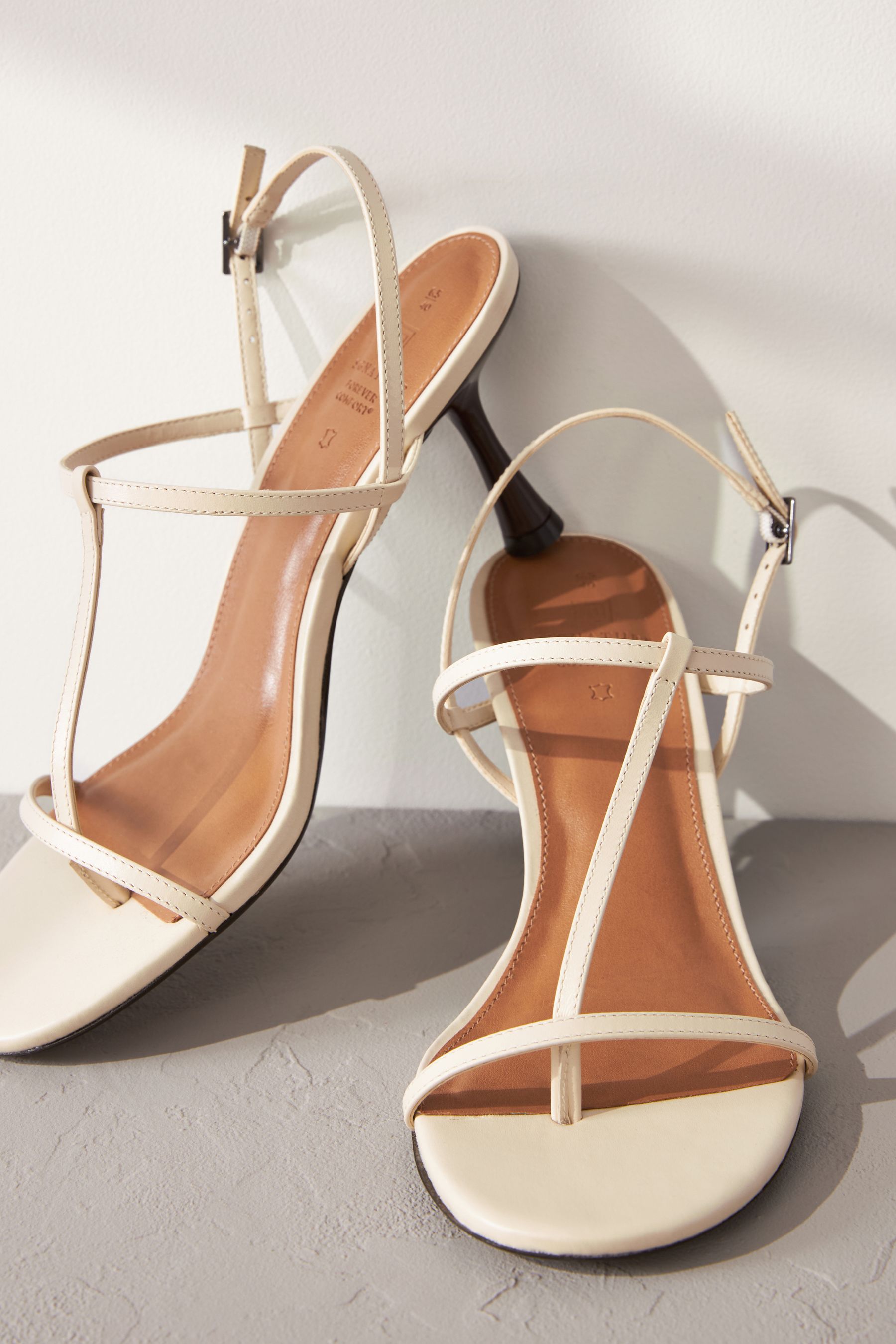 Toe post heeled sandals uk hotsell
