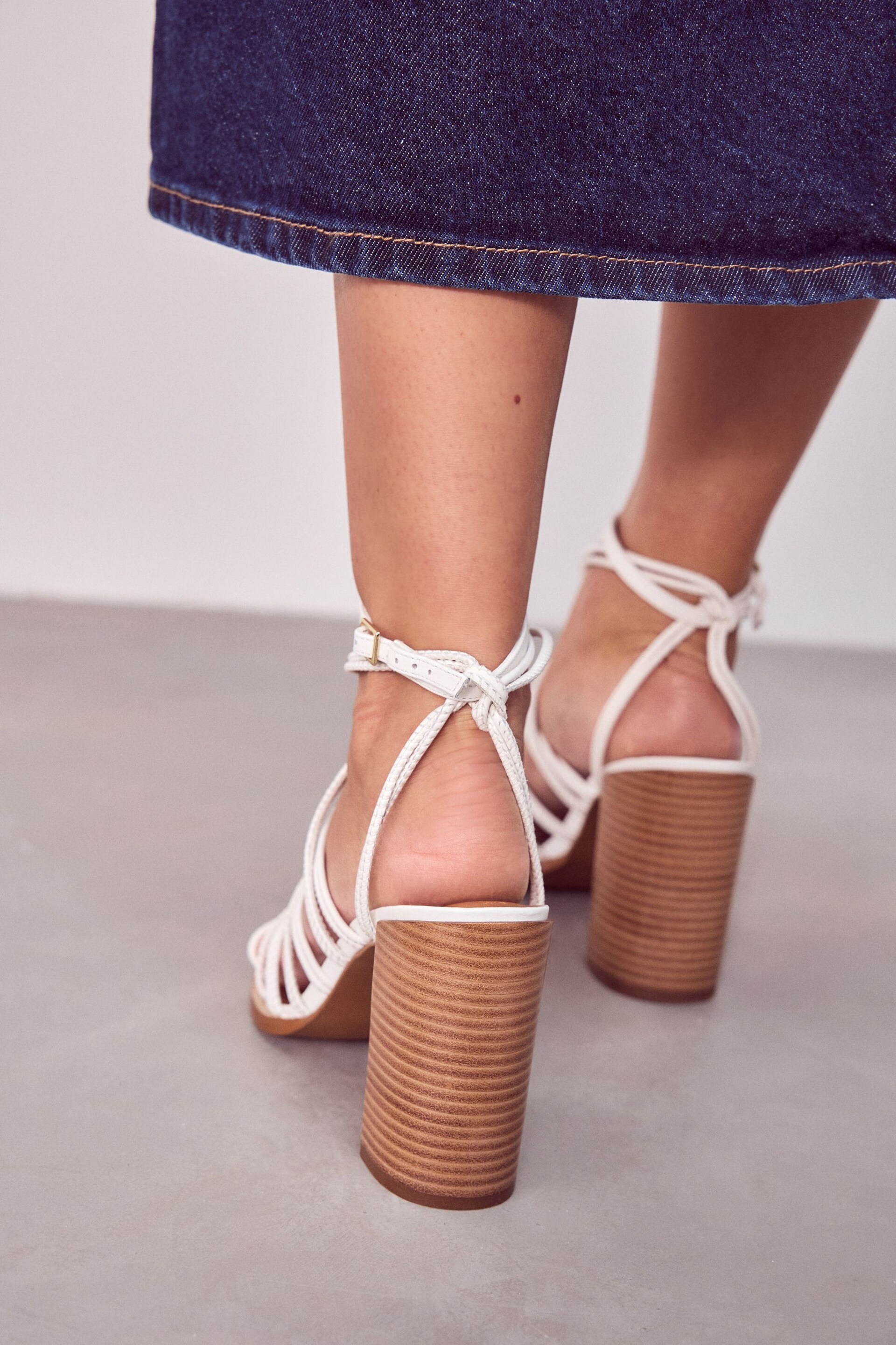 White Signature Leather Hardware Detail Block Heel Sandals - Image 4 of 10