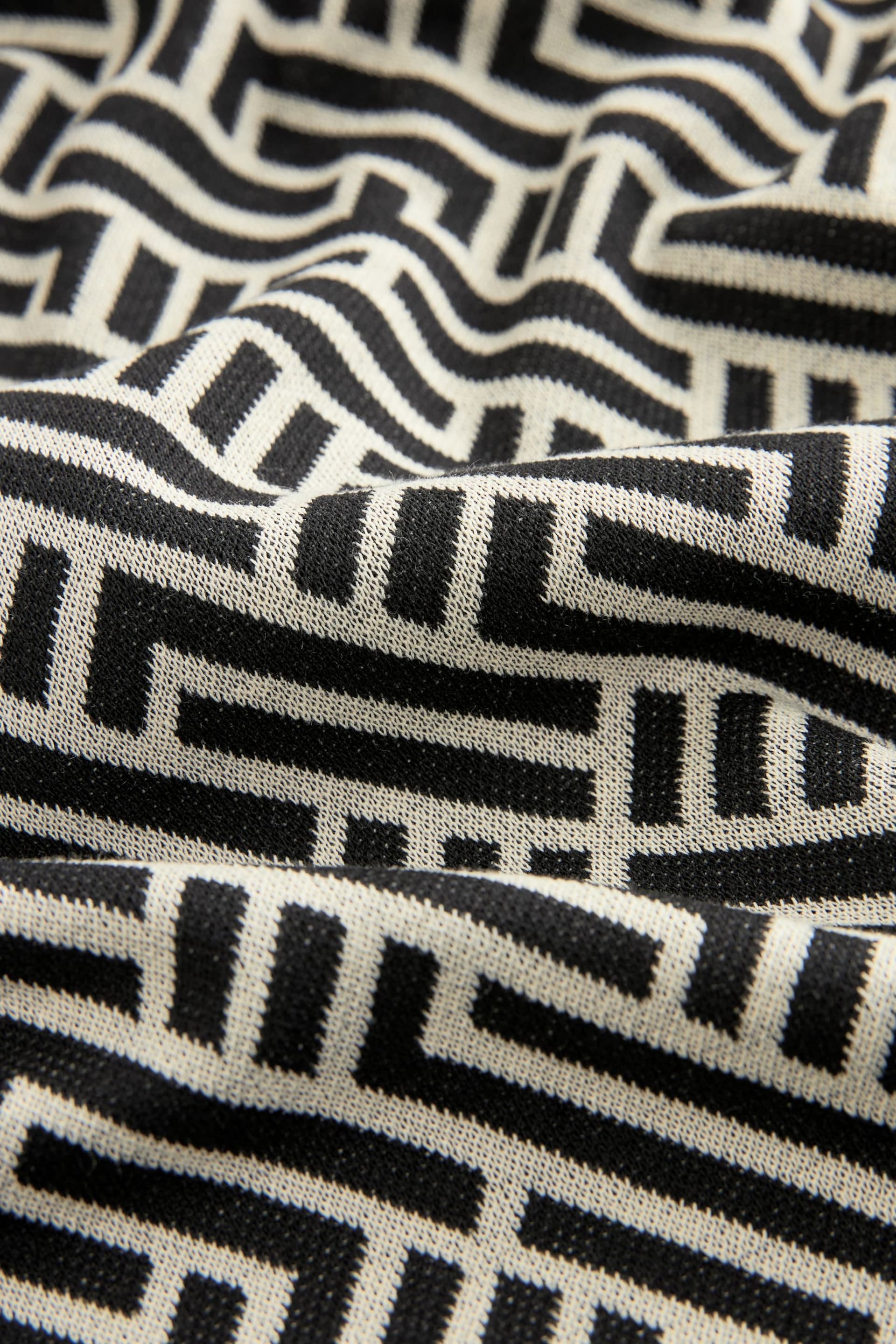 Black/White Cuban Collar Pattern Polo Shirt - Image 8 of 8