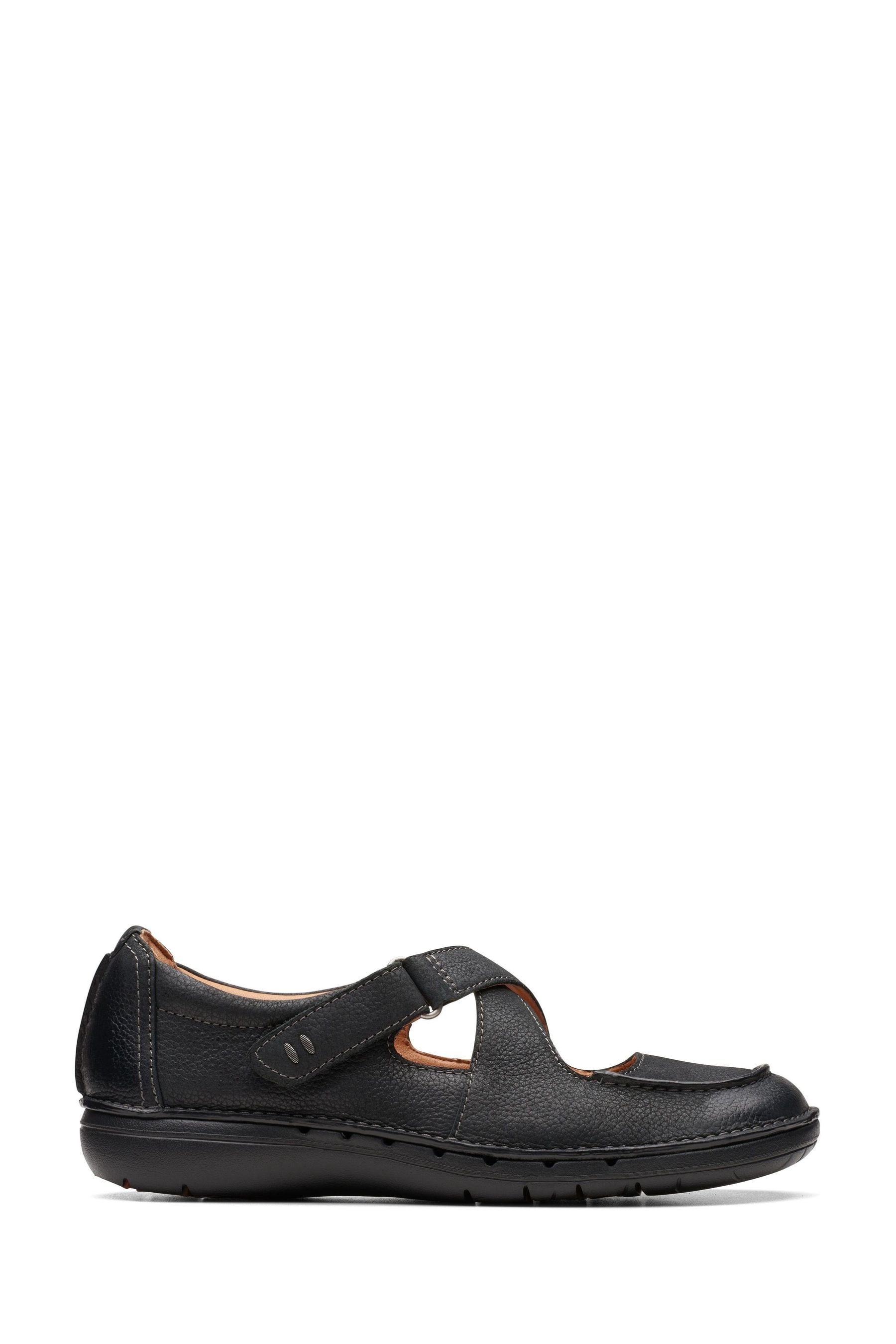 Clarks un loop black shoes sale