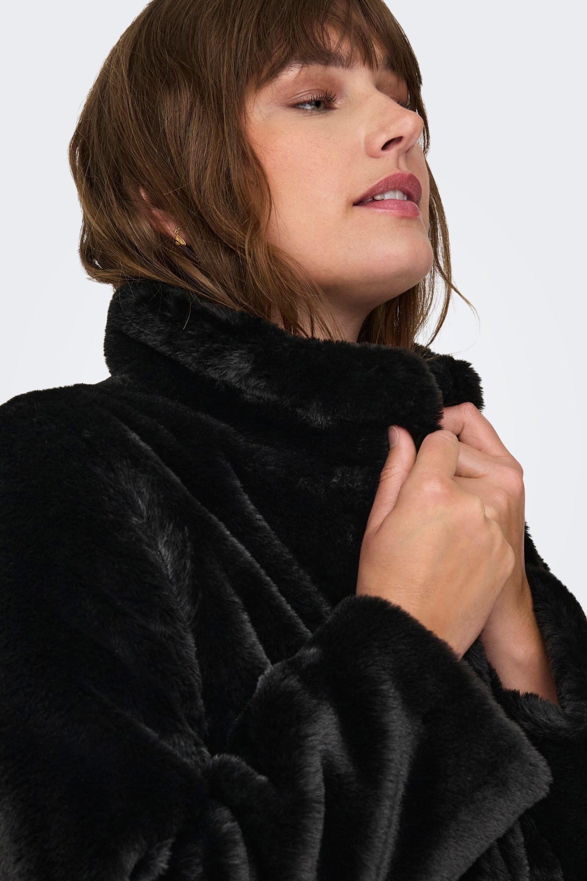 ONLY Curve Black Faux Fur Short Jacket - Image 5 of 6