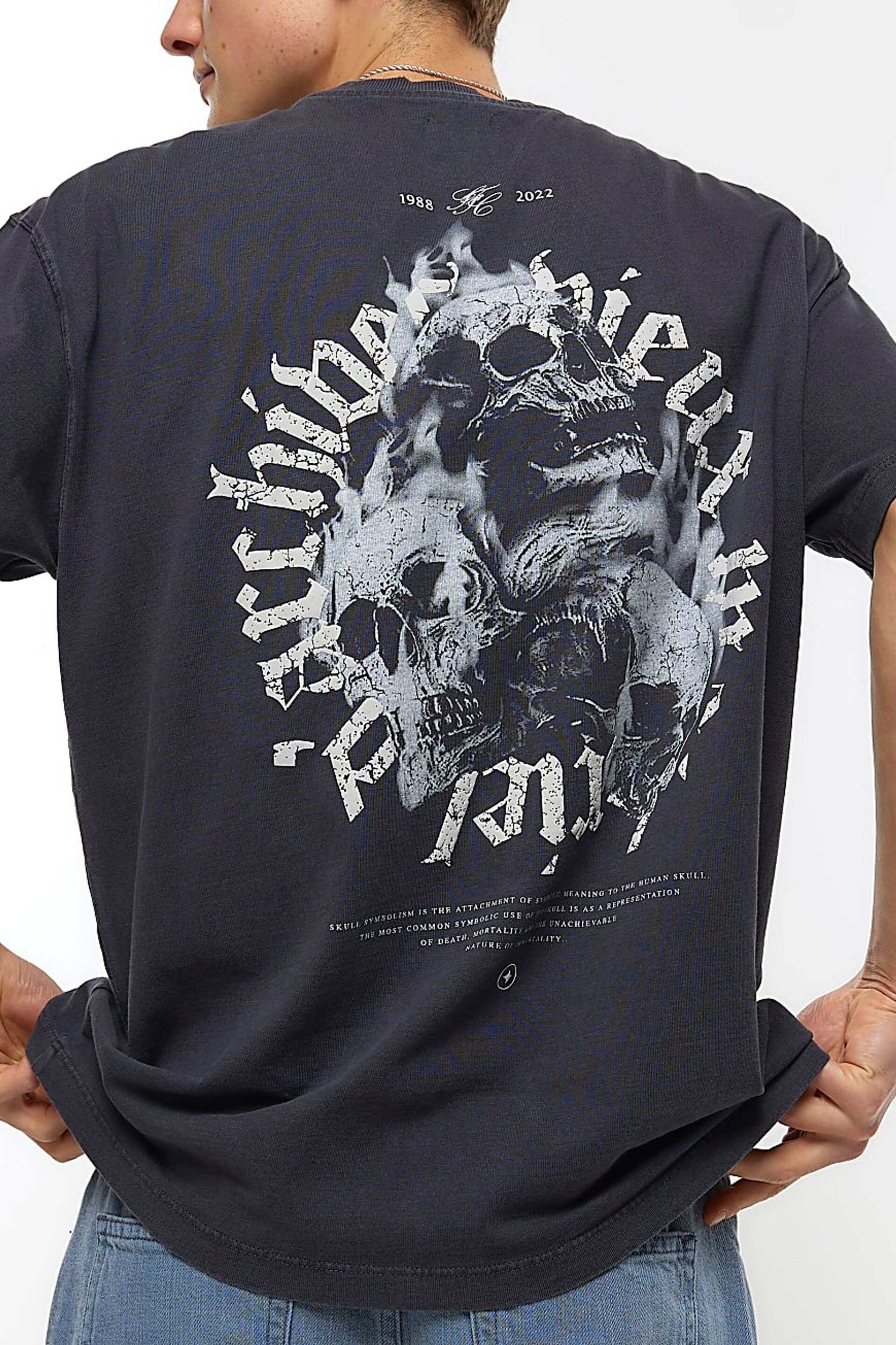 River Island Black OS Gothic Washed Skull T-Shirt - Image 4 of 6