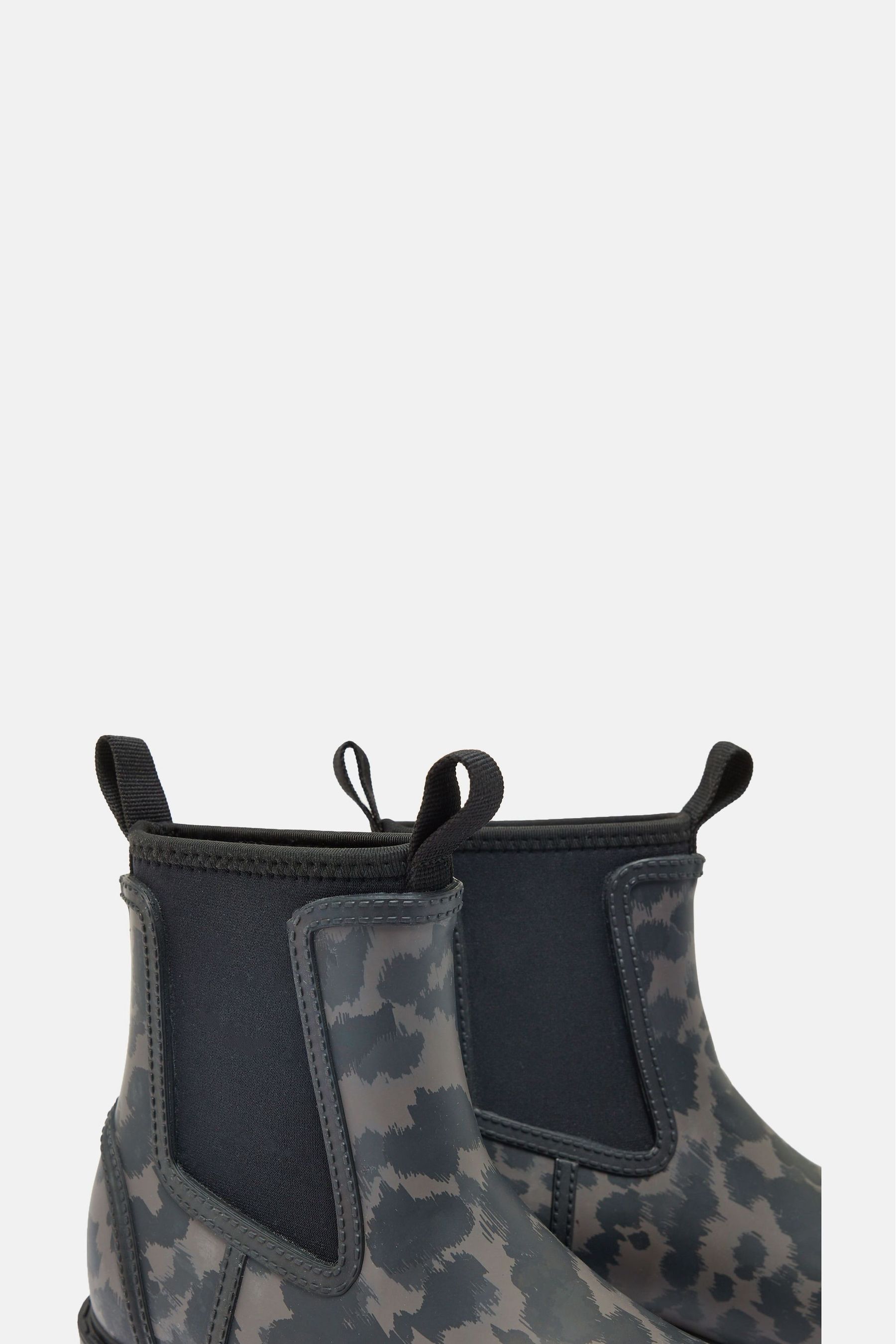 Buy Joules Oakfield Black Animal Short Neoprene Lined Wellies from Next Luxembourg