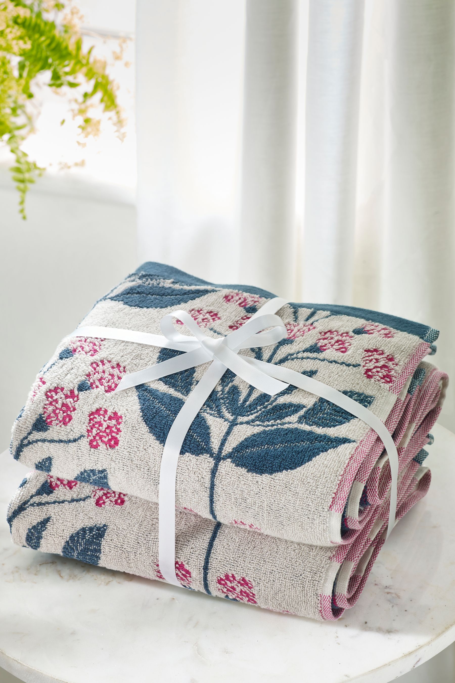 Pink Floral Bale 100 Cotton Towels 2 Pack