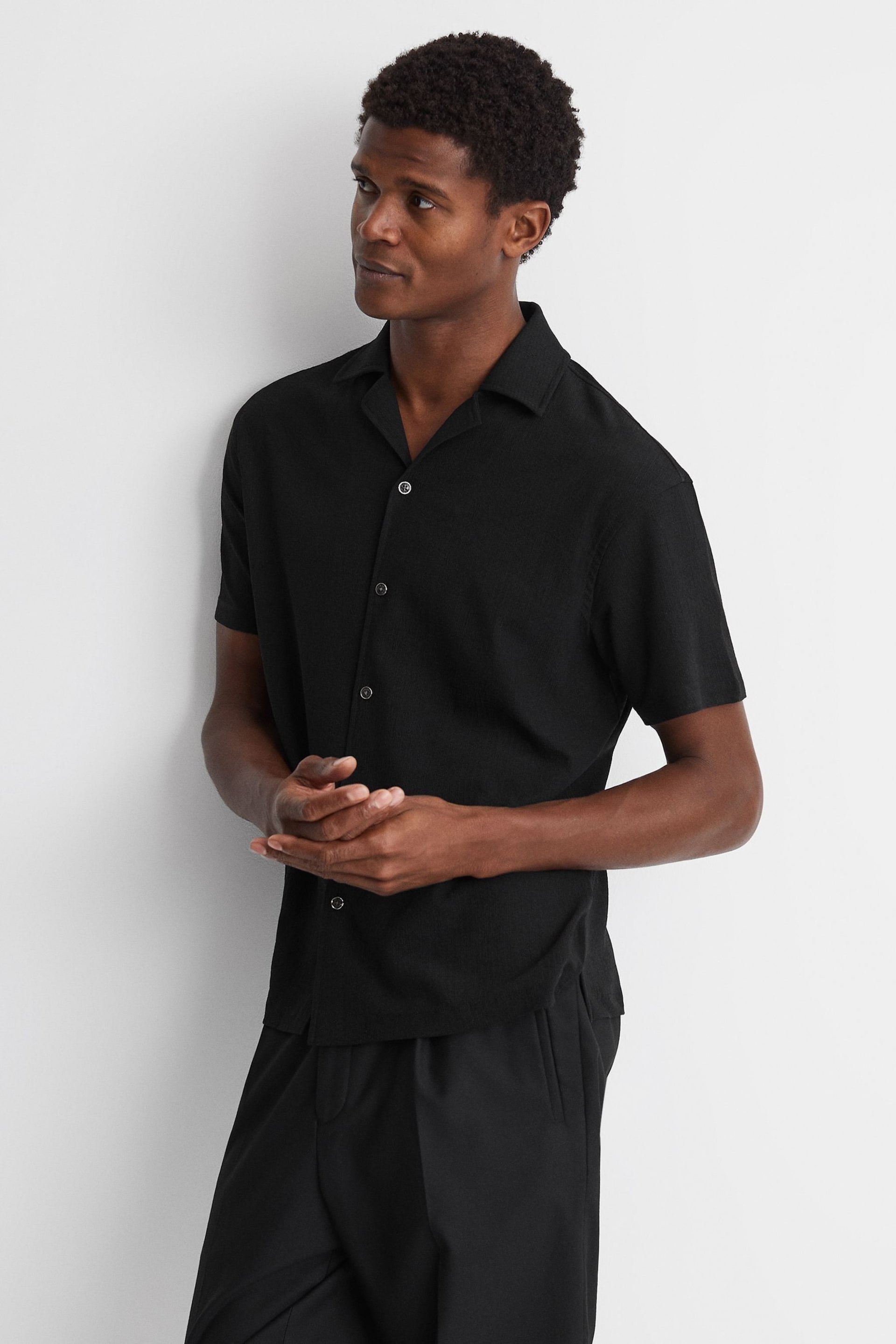 Reiss Black Hunt Textured Cuban Collar Shirt - Image 4 of 5