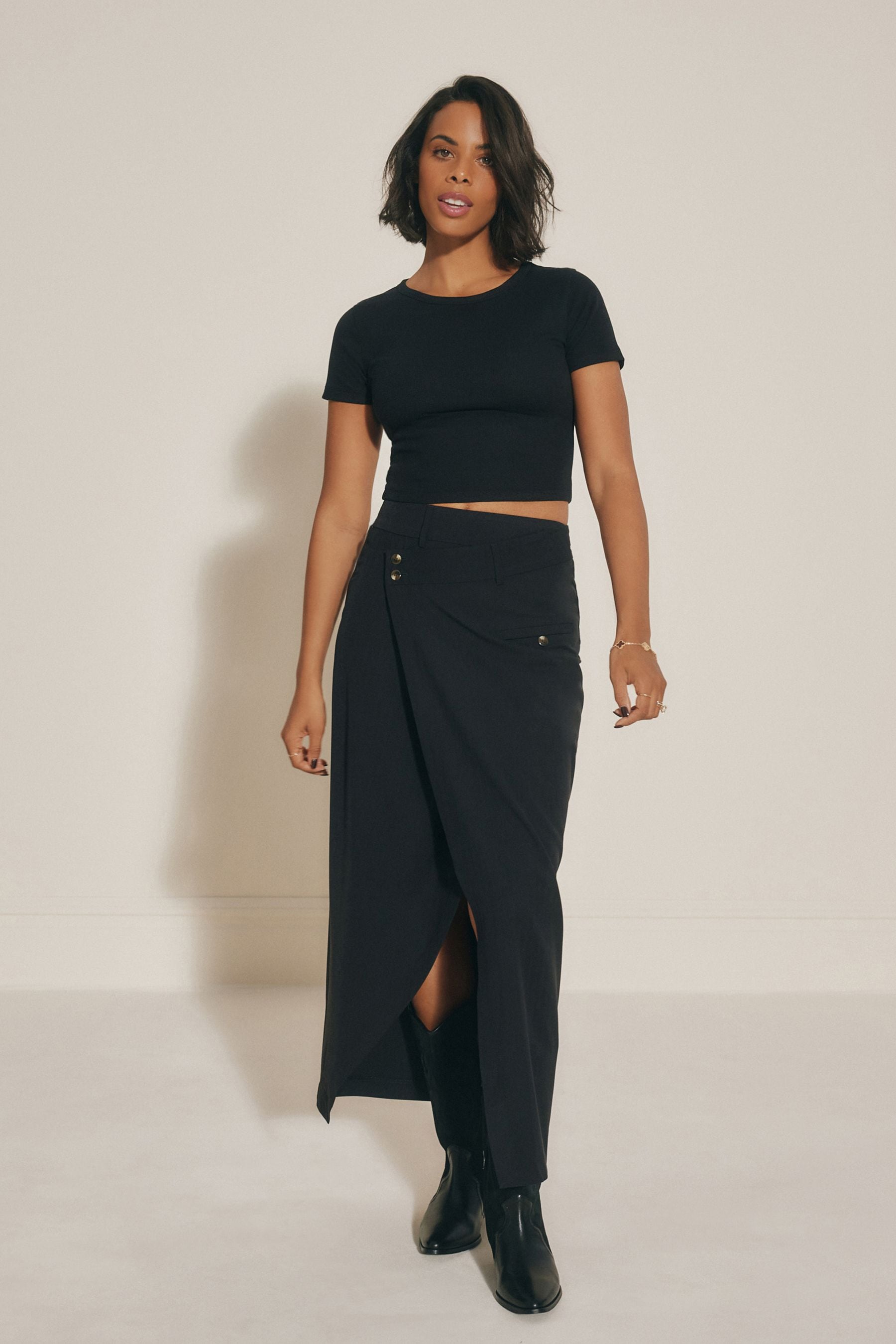 Jupe asymétrique noire outlet