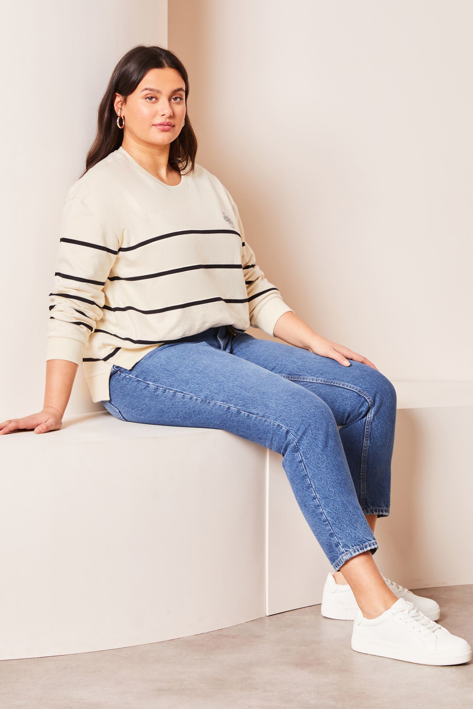 Lipsy Cream Curve Logo Stripe Crew Neck Sweatshirt - Image 3 of 4