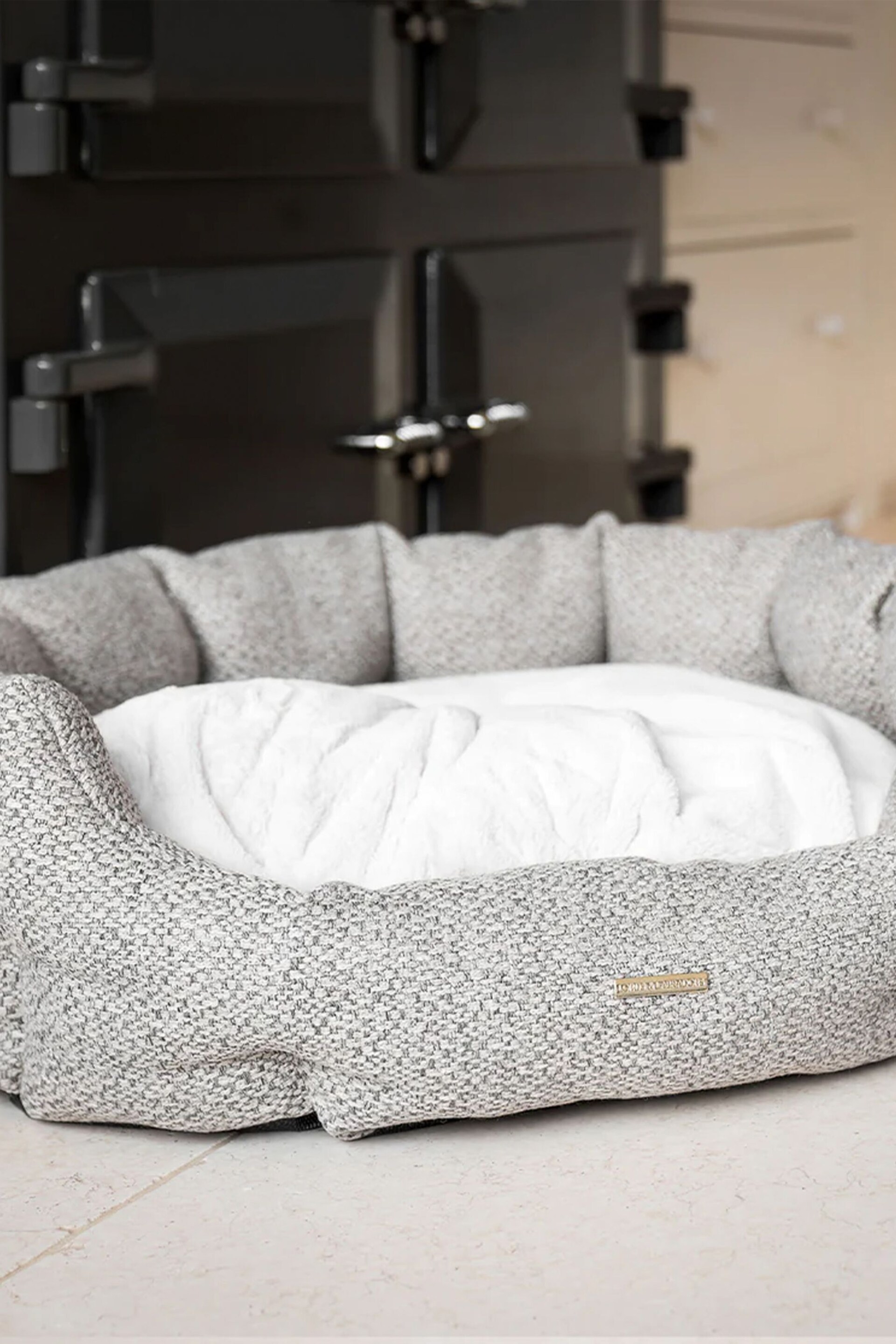 Lords and Labradors Light Grey Essentials Herdwick Oval Dog Bed - Image 3 of 6