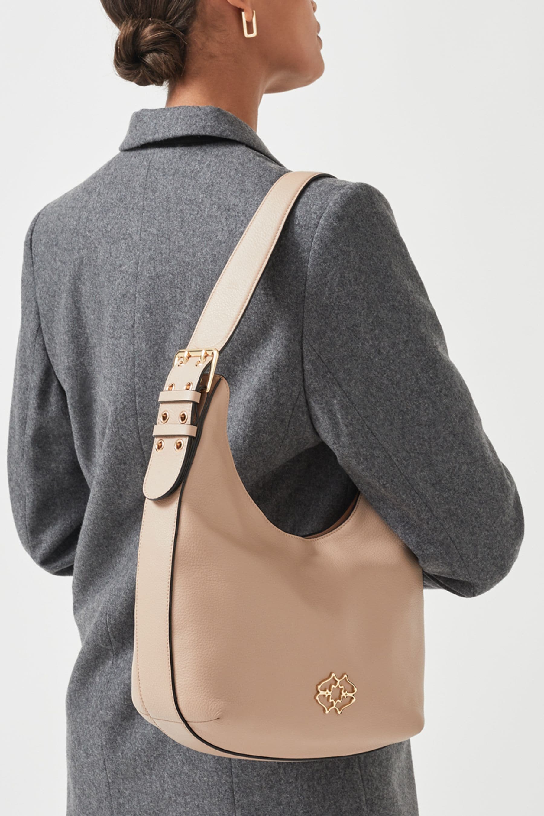 Zip top shoulder bag top