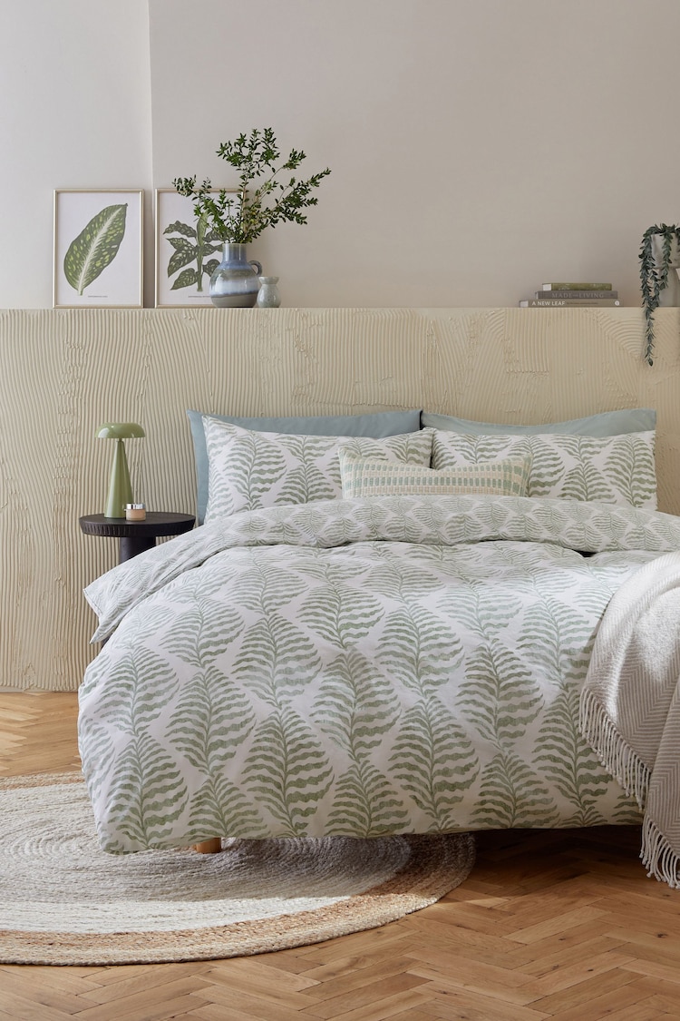 2 Pack Green/White Fern Leaf Reversible Duvet Cover and Pillowcase Set - Image 2 of 8
