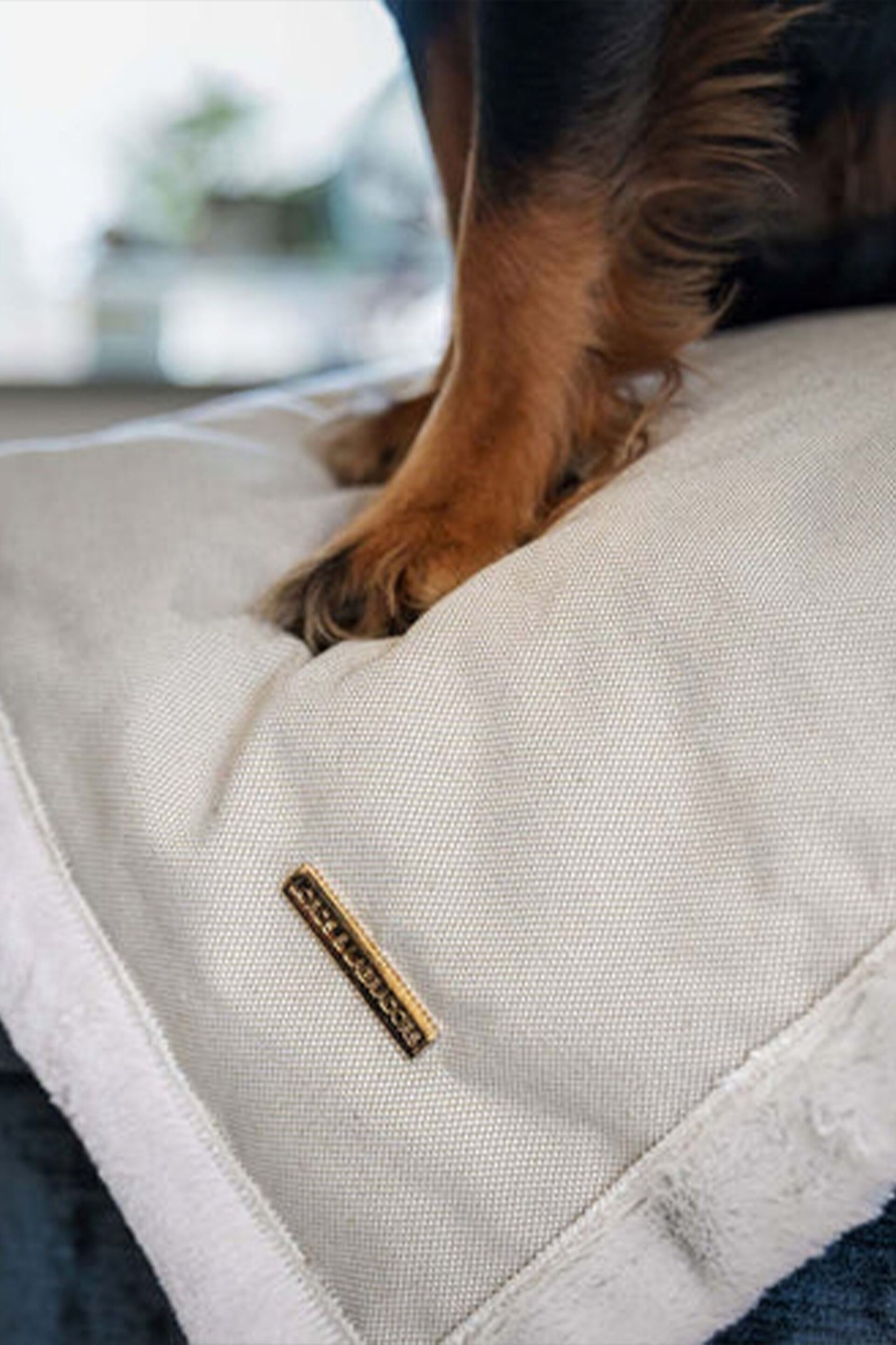 Lords and Labradors Natural Essentials Twill Dog Blanket - Image 4 of 4