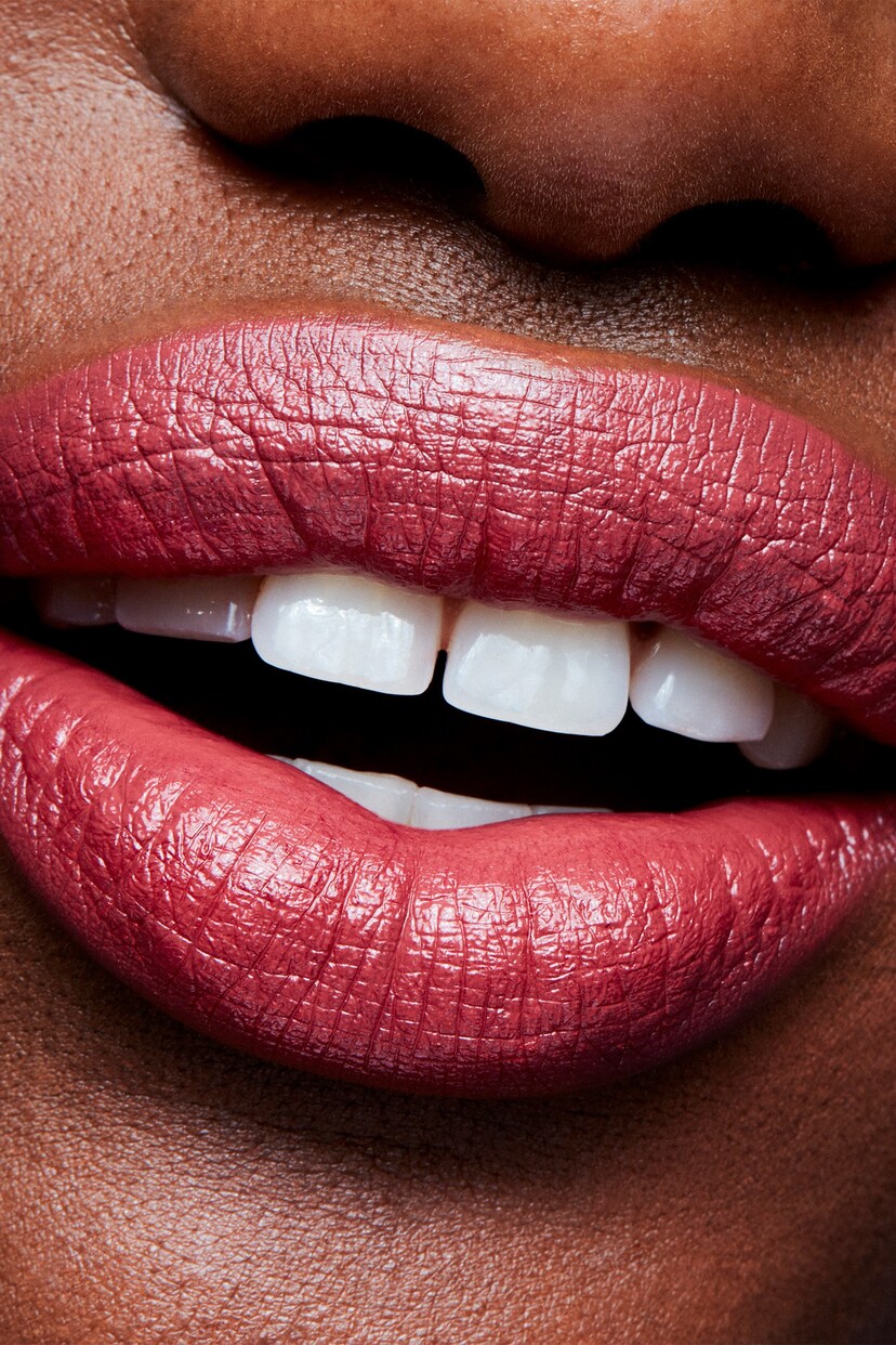 MAC Amplified Crème Lipstick - Image 5 of 5