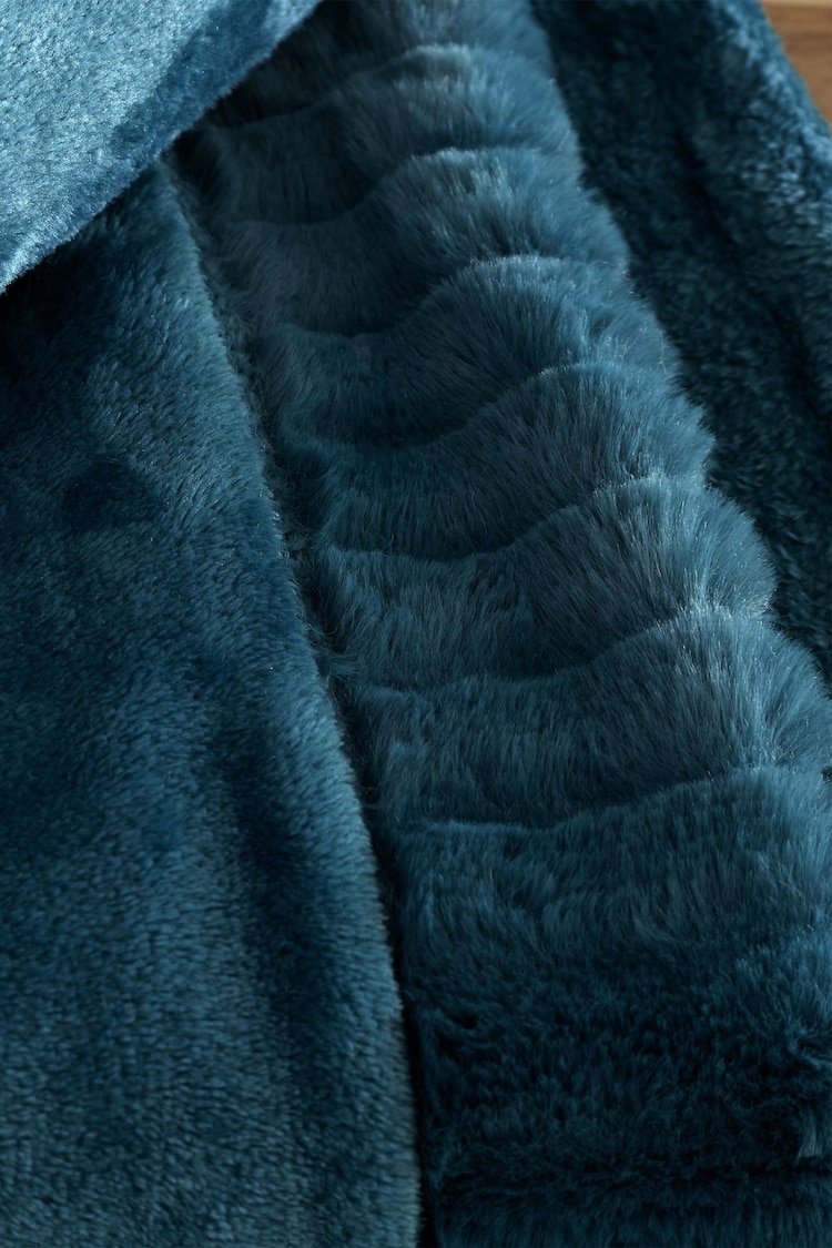 Catherine Lansfield Teal Blue Velvet And Faux Fur Soft and Cosy Throw - Image 2 of 5