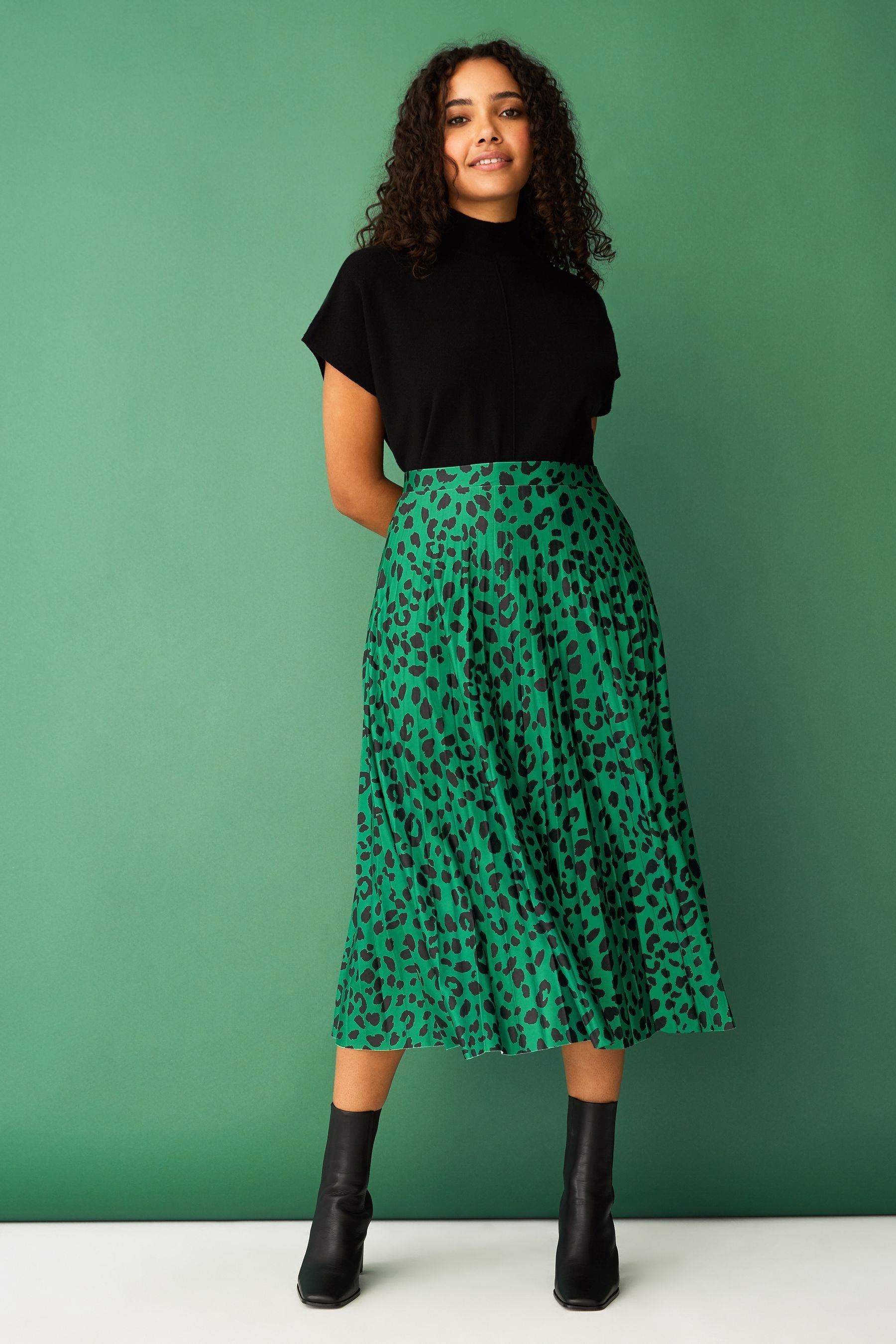 F F Green Animal Print Pleated Skirt