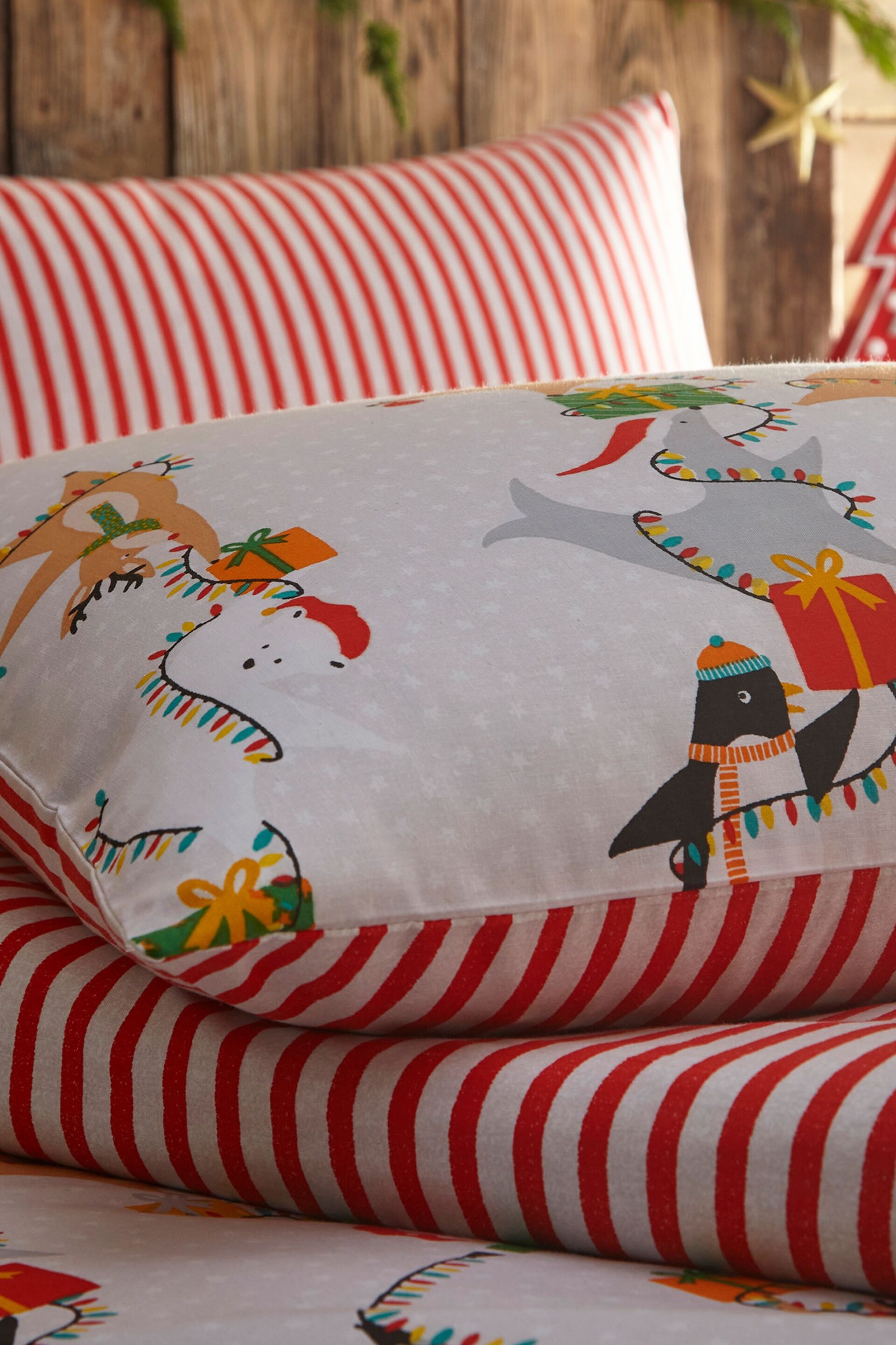 furn. White Santa's Workshop Reversible Duvet Cover and Pillowcase Set - Image 3 of 3