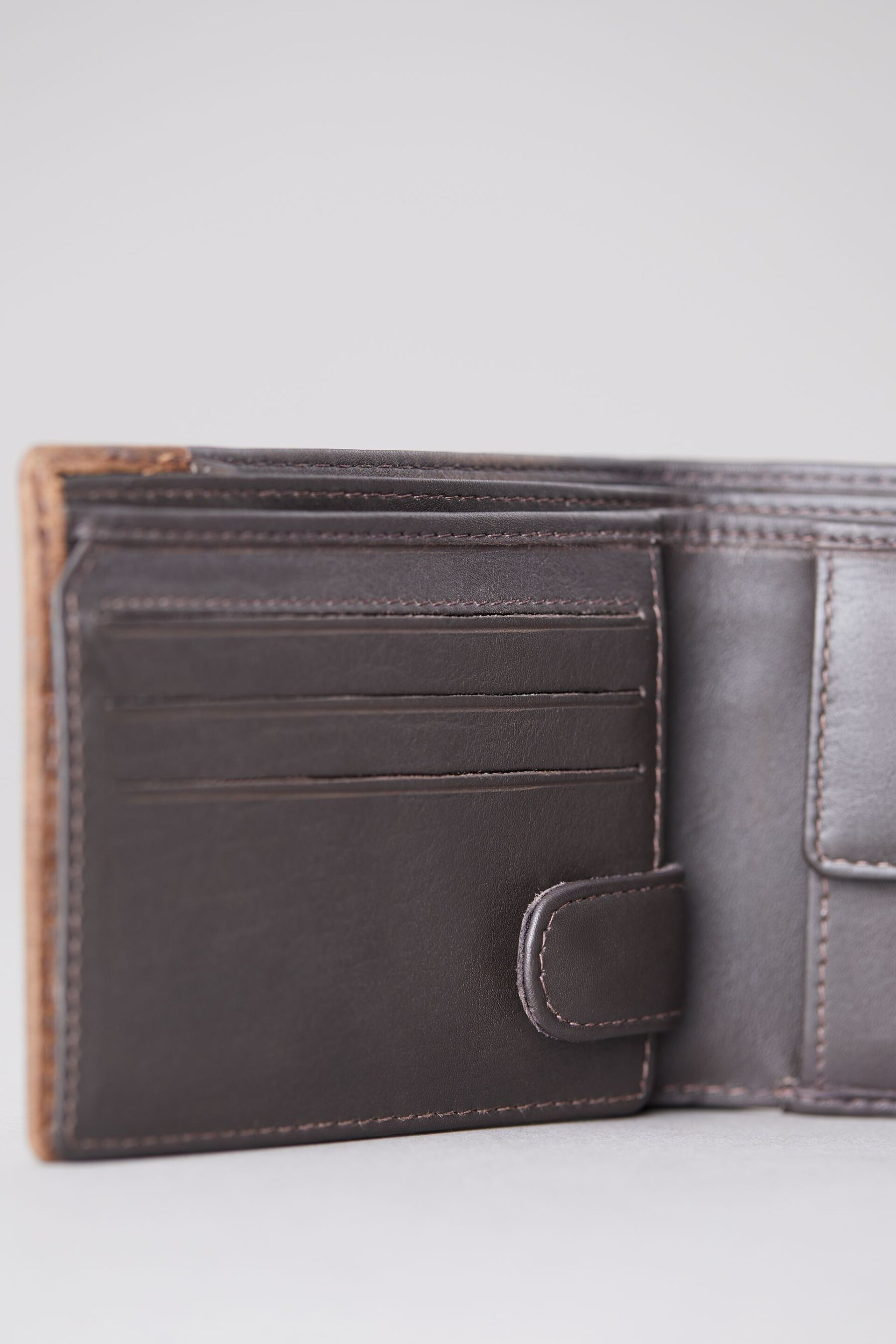 Lakeland Leather Brown Stitch Leather Bi-Fold Wallet - Image 6 of 7