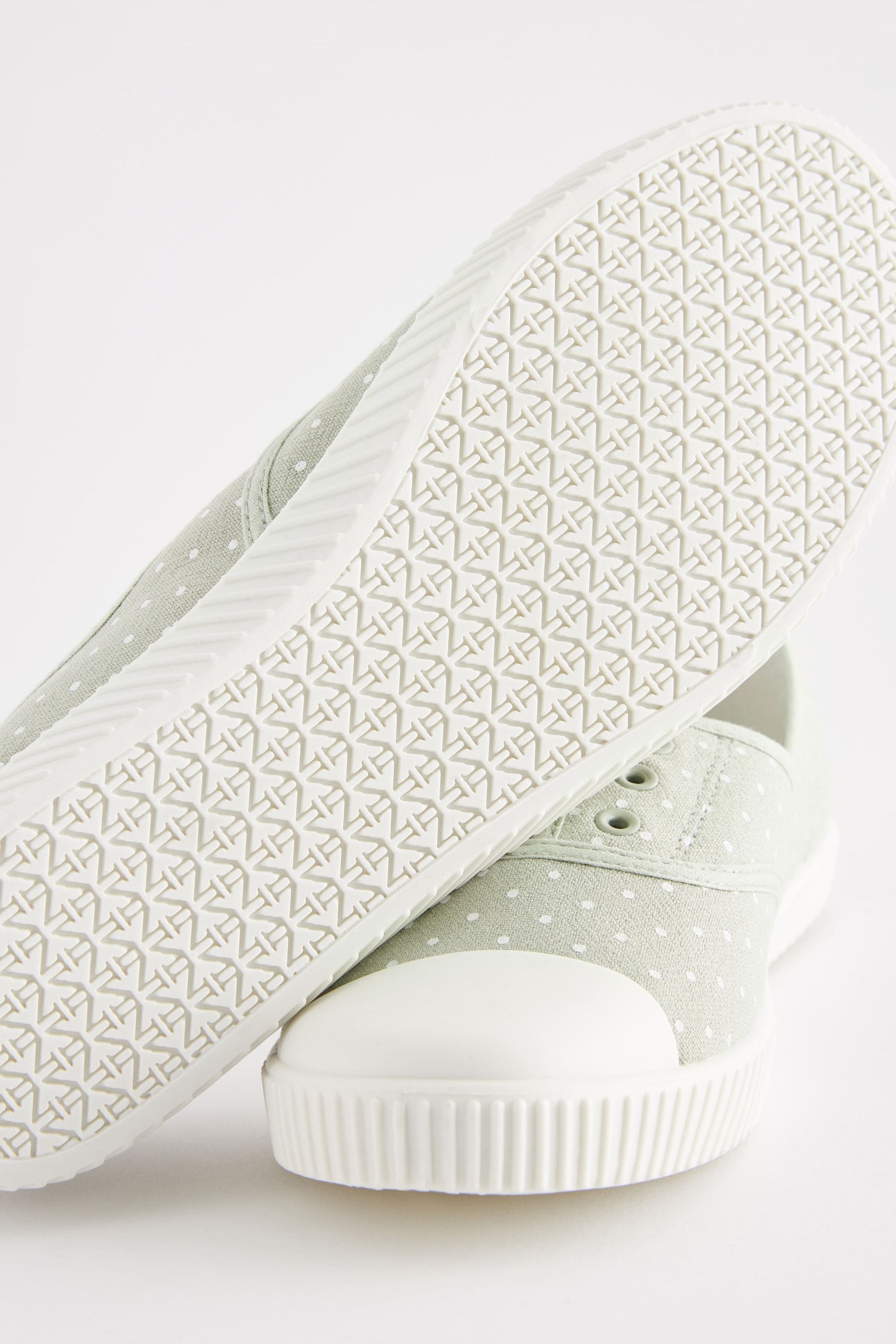 Laceless canvas shoes on sale