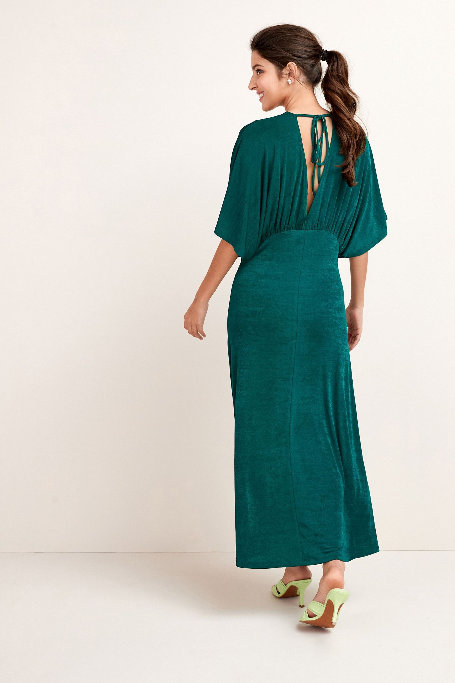 Dark green midi dress with sleeves online