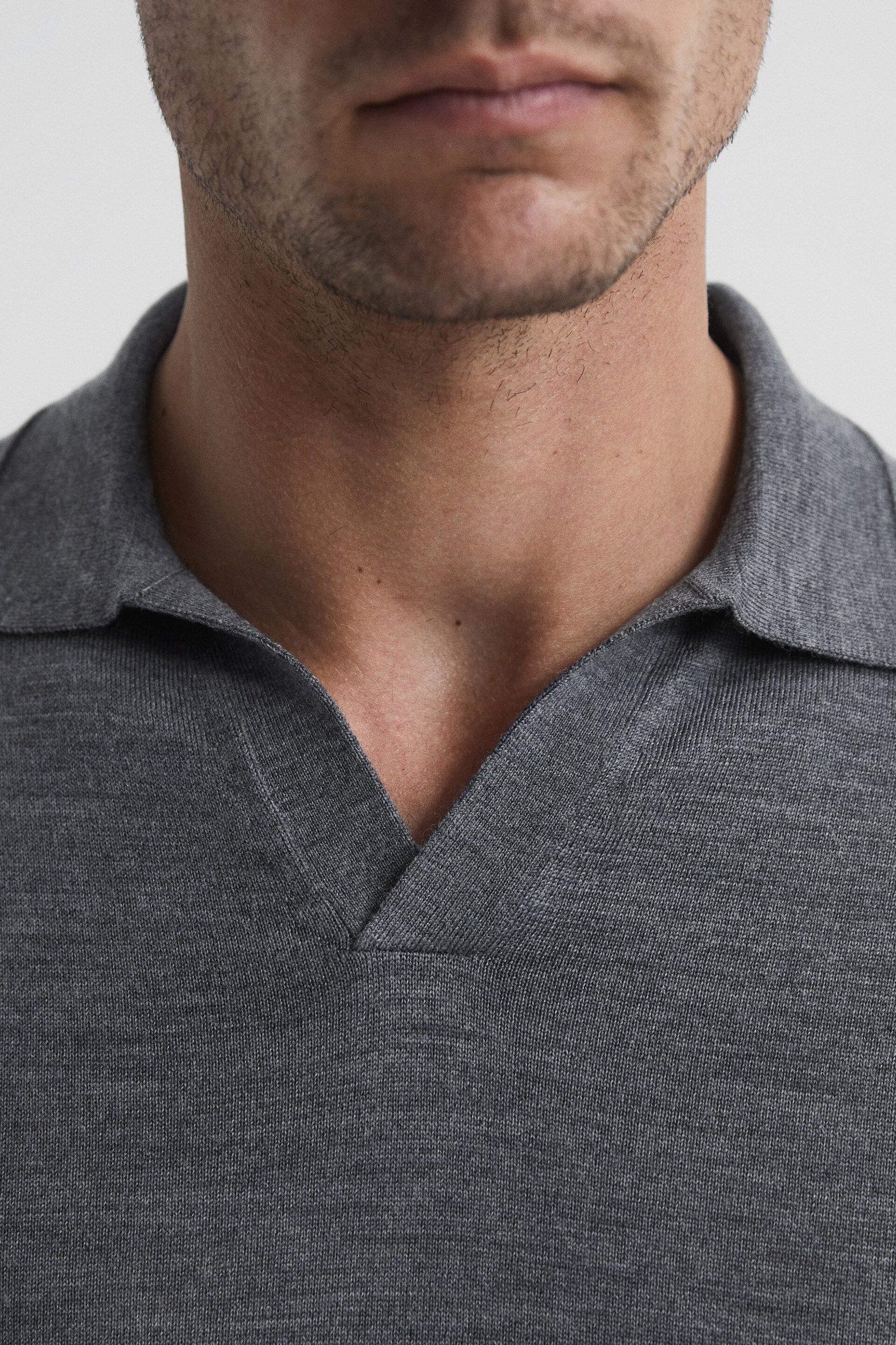 Reiss Mid Grey Melange Milburn Merino Wool Open Collar Polo Shirt - Image 4 of 7