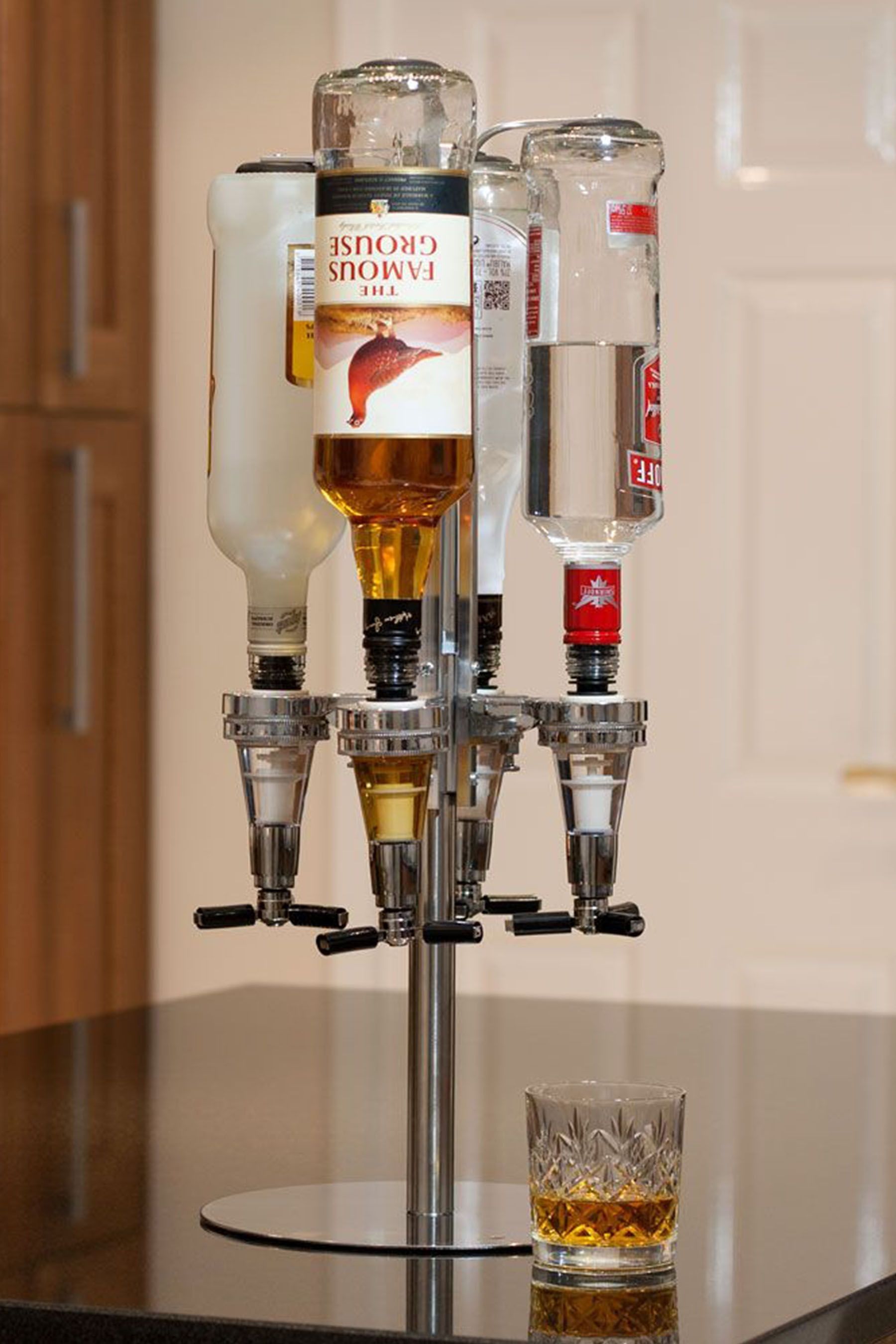 Bottle bar optic drinks dispenser outlet