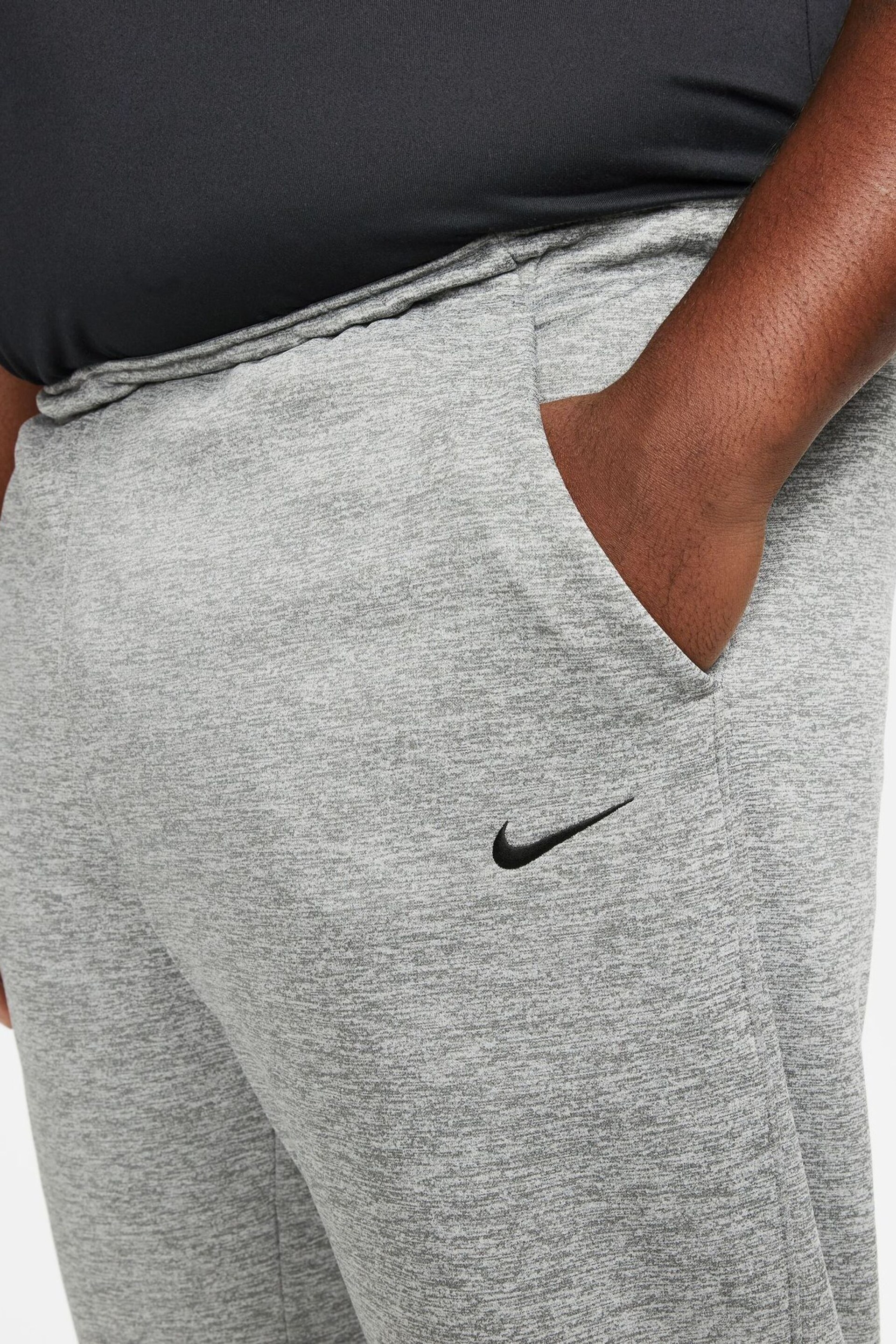 Nike Dark Grey Therma-FIT Training Joggers - Image 8 of 13