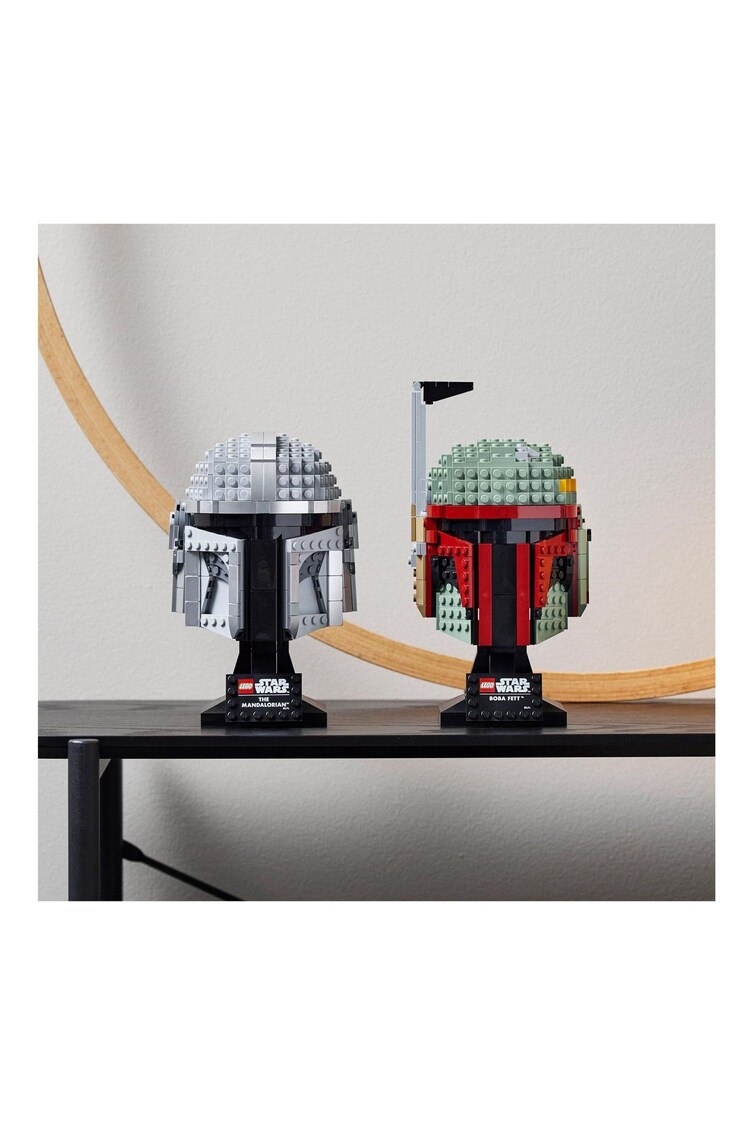 LEGO Star Wars The Mandalorian Helmet Model Adult Set 75328 - Image 9 of 9