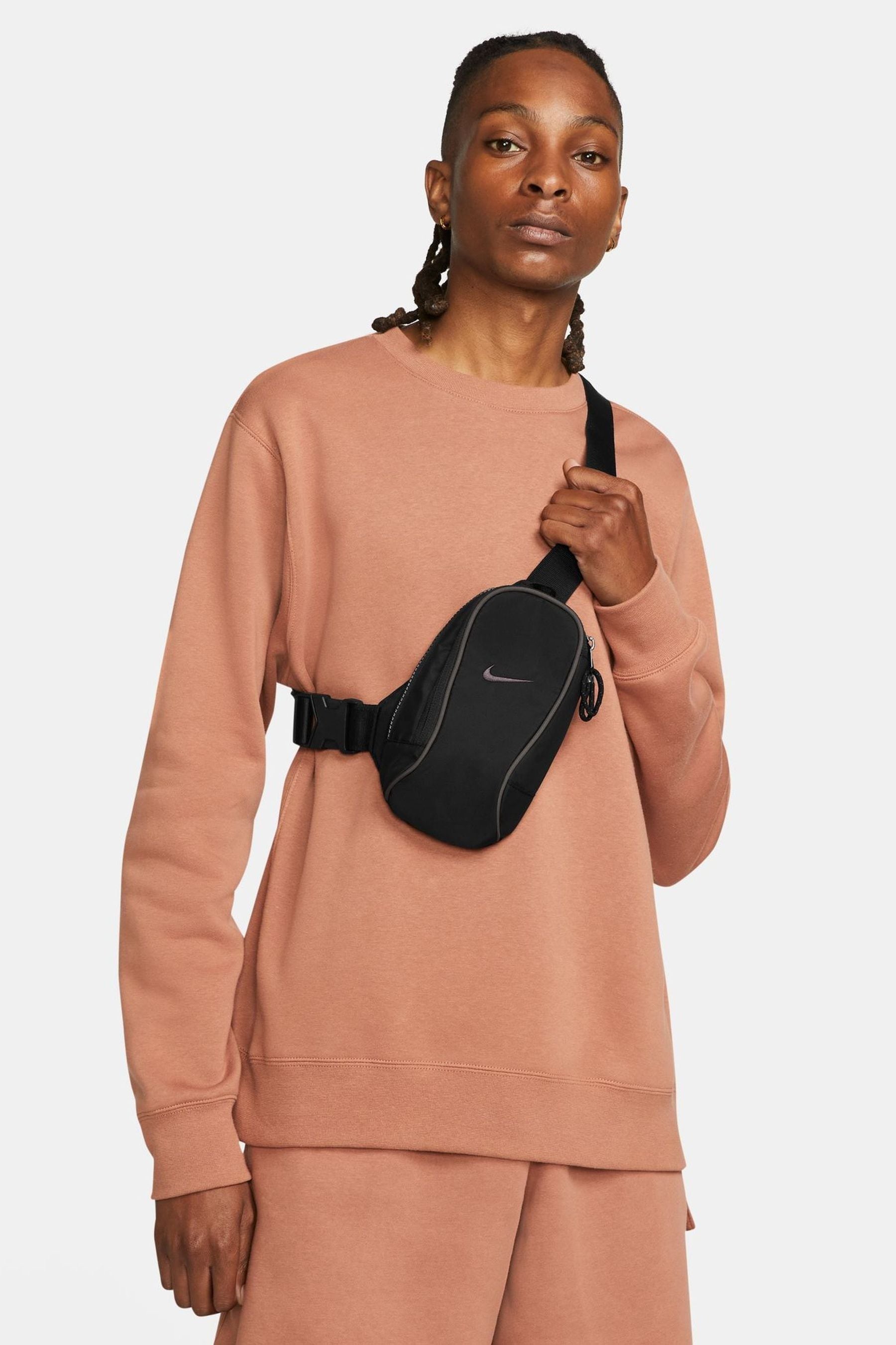 Nike sport small items bag outlet