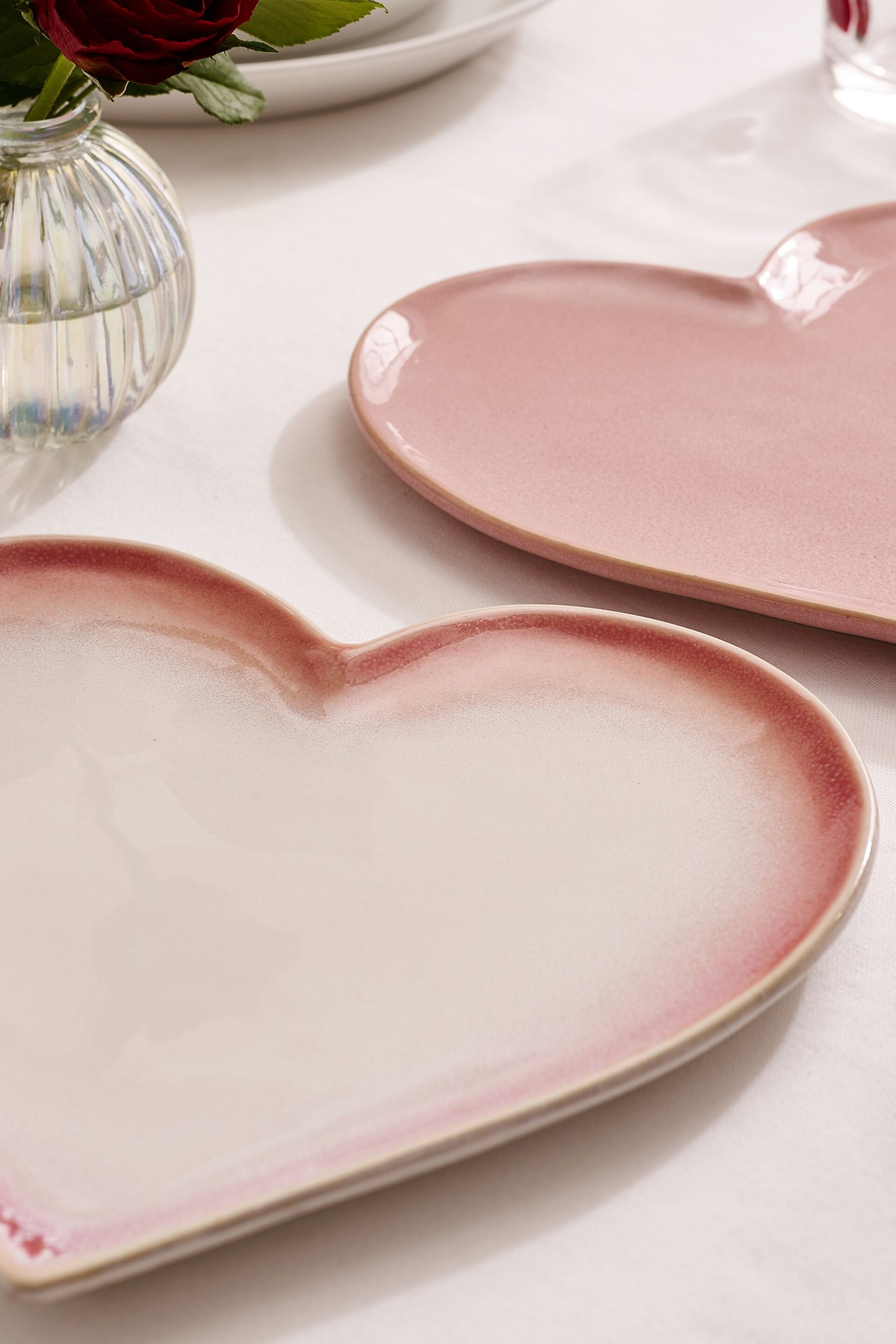Set of 2 Pink Heart Shaped Side Plates - Image 2 of 3
