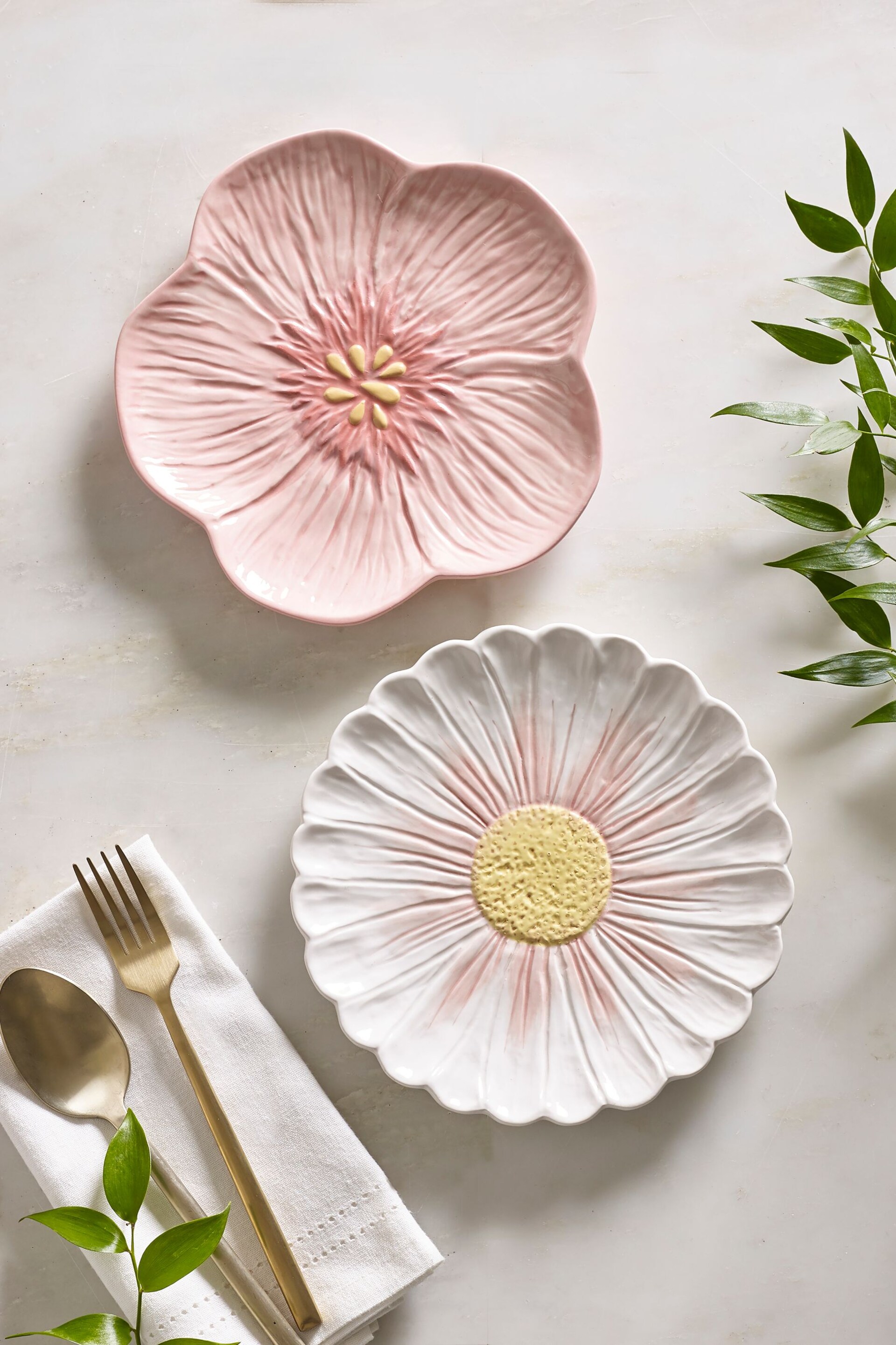 Set of 2 Pink Flower Side Plates - Image 1 of 3