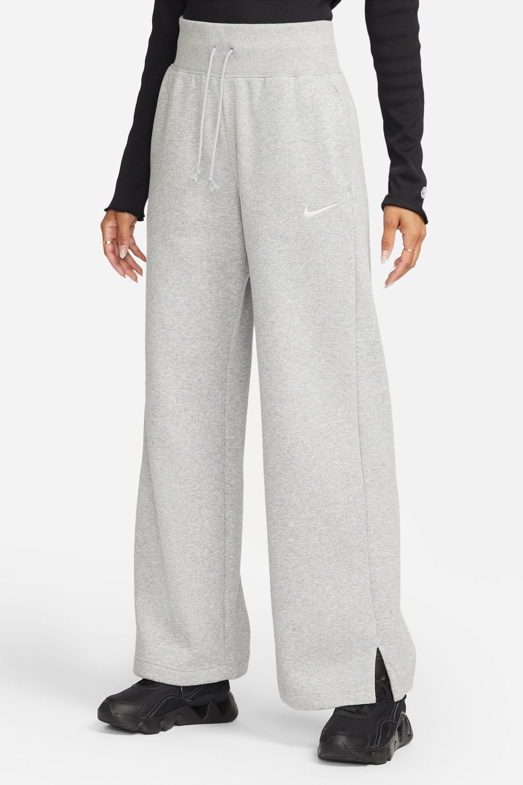 Long leg nike joggers deals