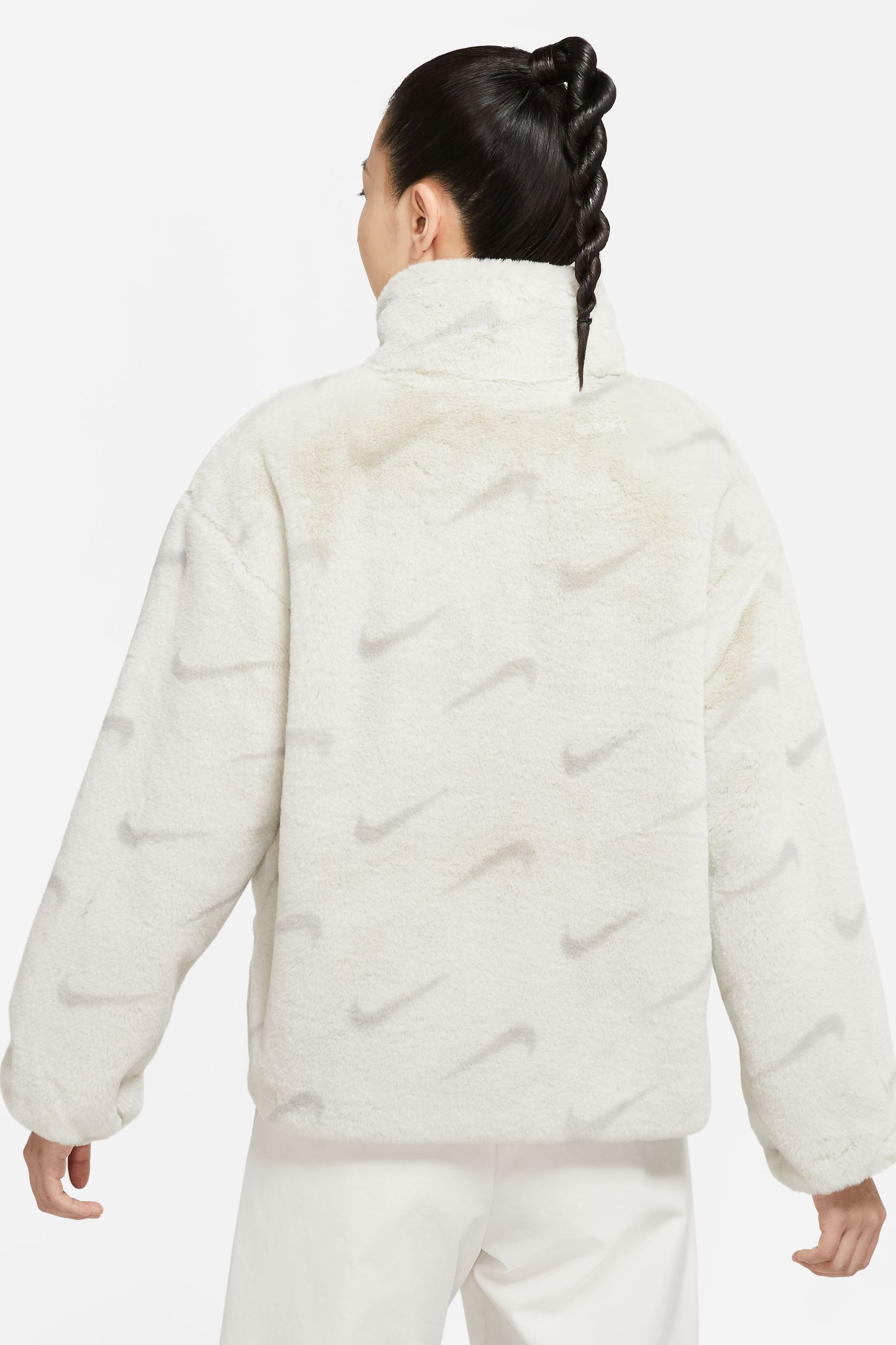 Nike cream jacket new arrivals
