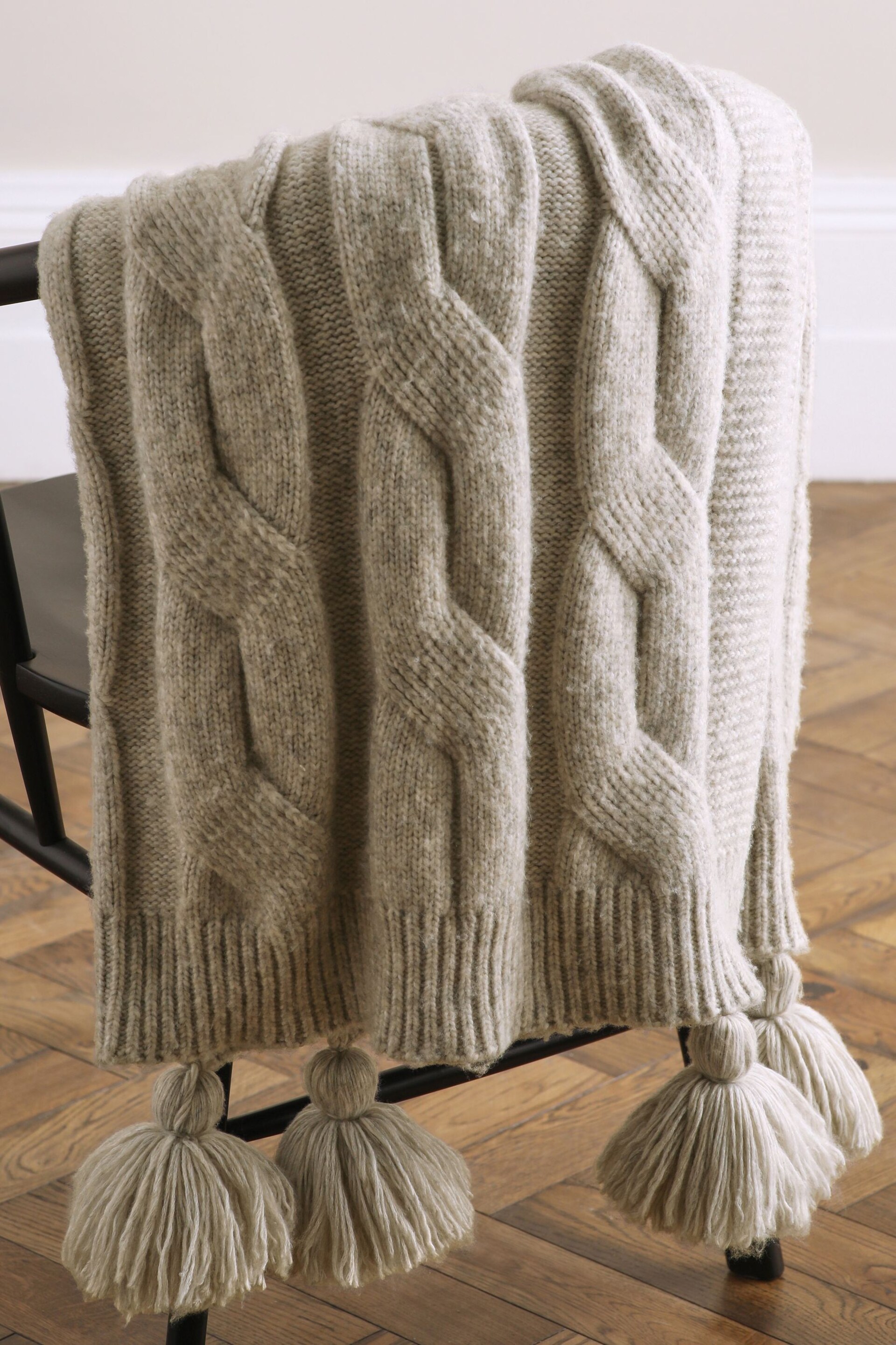 Light Grey Cosy Cable Knit Throw - Image 3 of 5