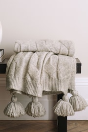 Light Grey Cosy Cable Knit Throw - Image 4 of 5