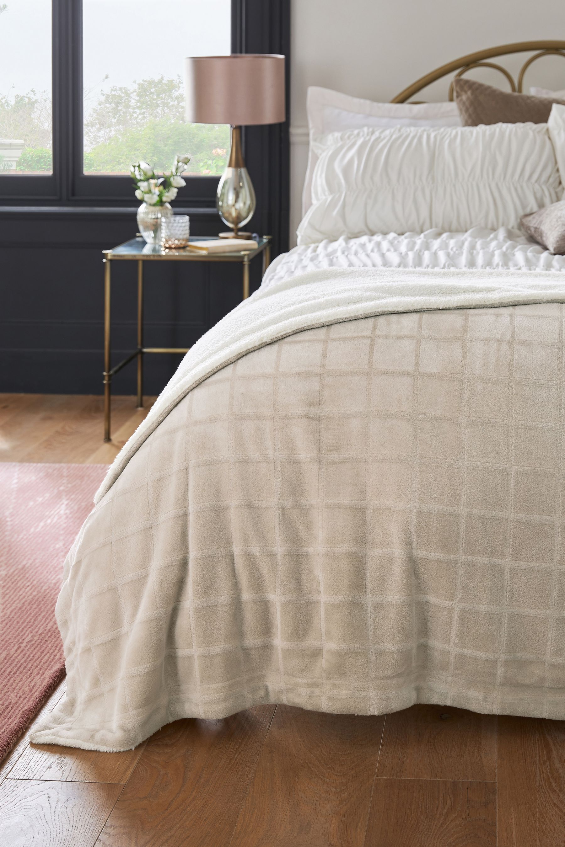 Champagne gold bed throw online