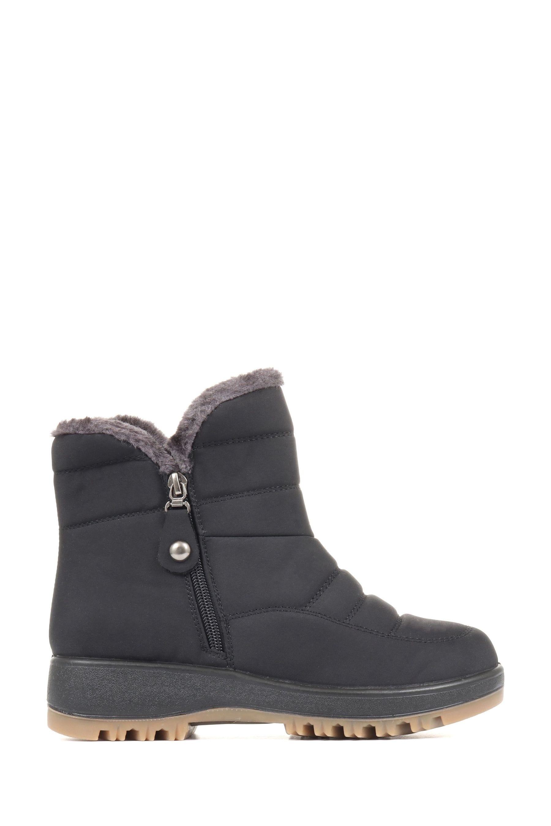Pavers black boots top