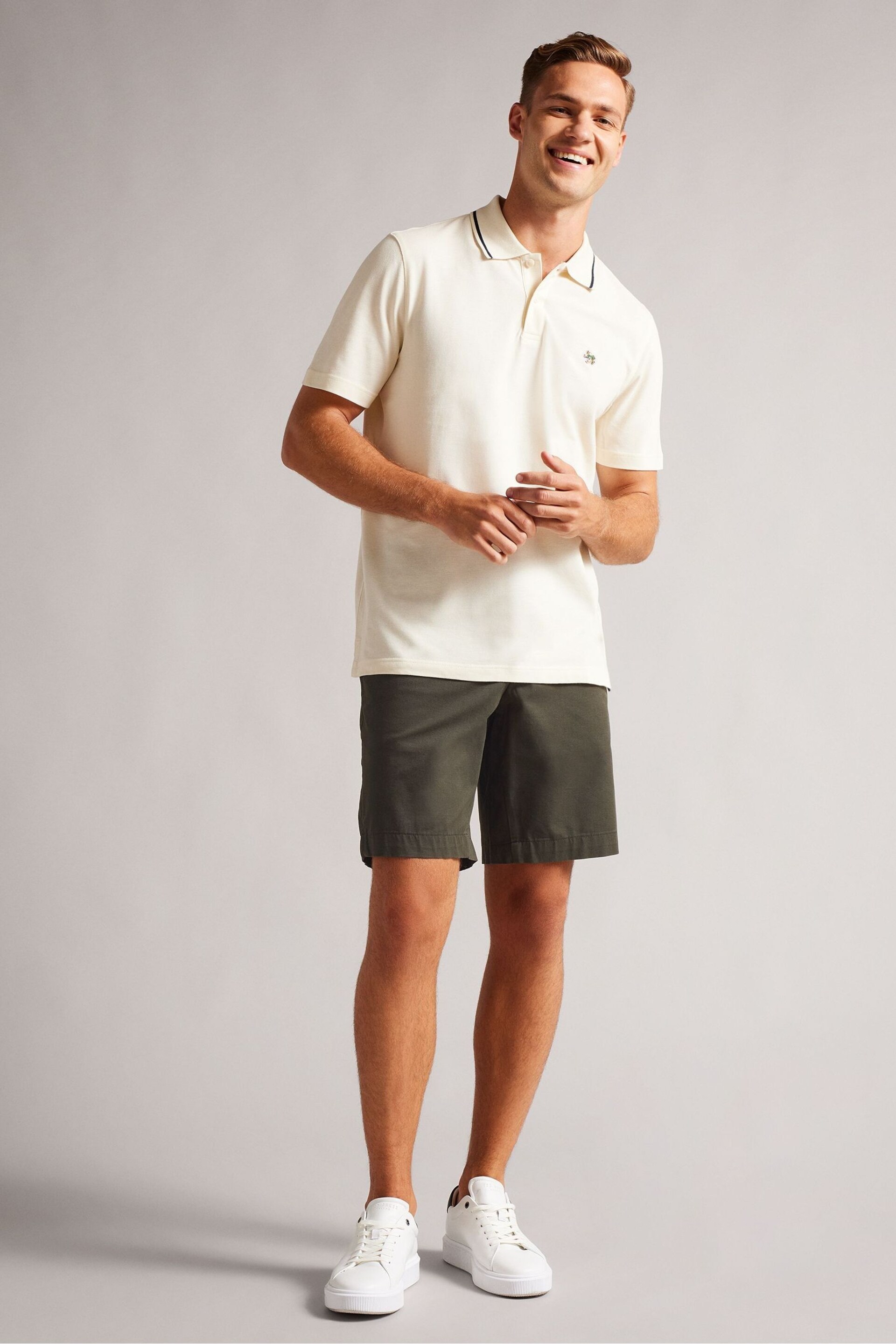 Ted Baker Green Ashfrd Chino Shorts - Image 3 of 5