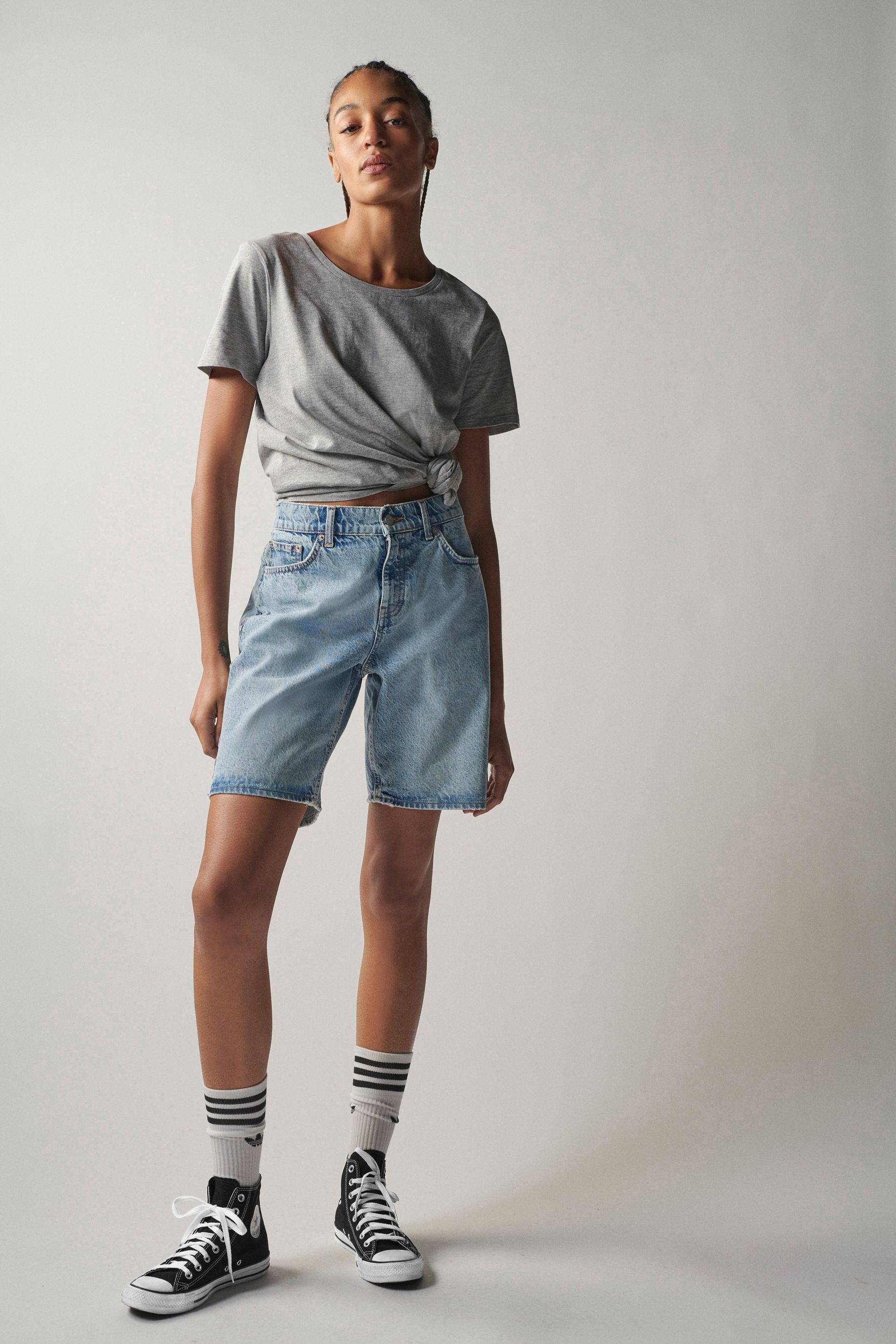 Low rise boyfriend shorts top