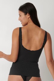 Sloggi Zero Feel Lace 2.0 Non Wired Bra Vest Top - Image 2 of 4