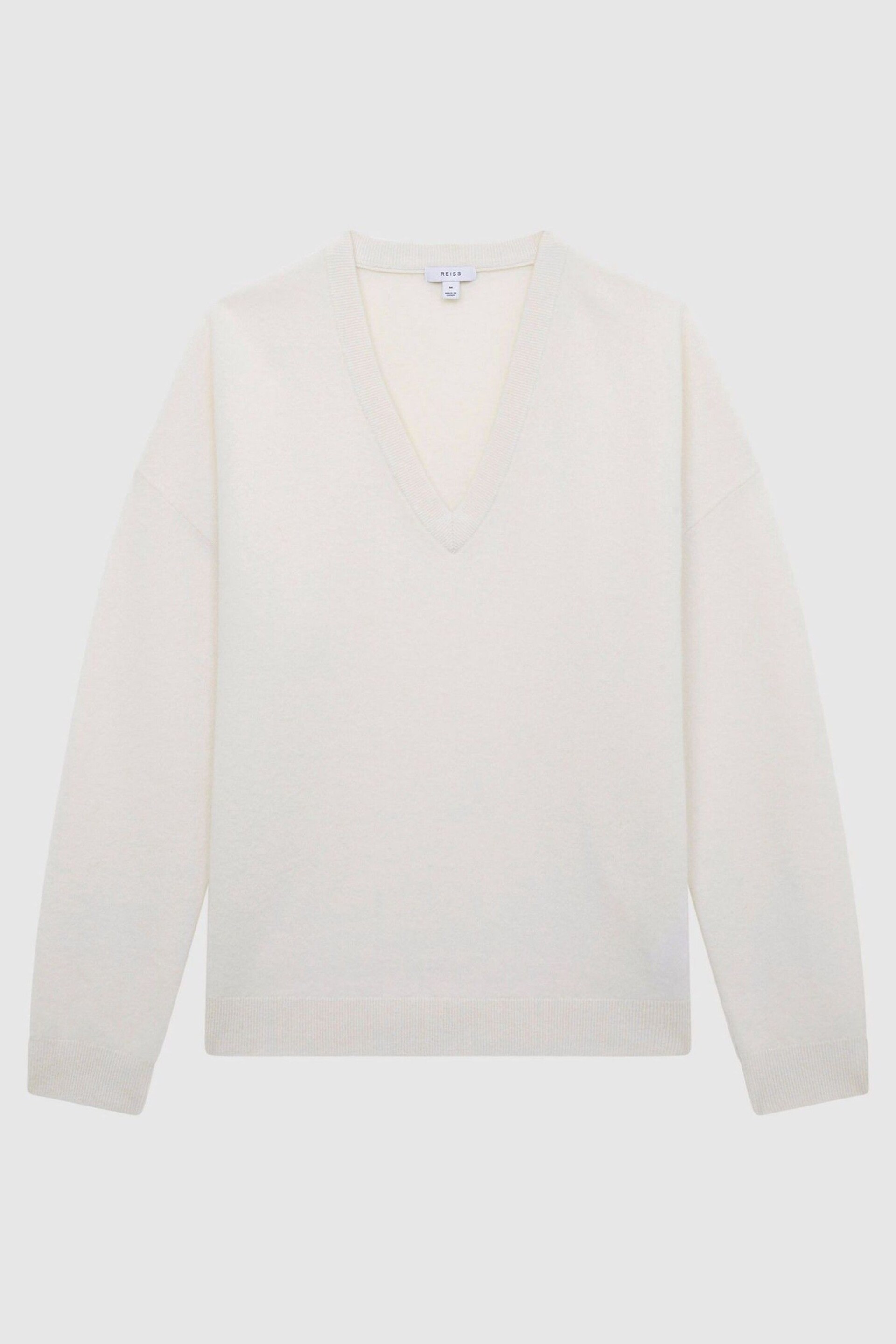 Reiss Ecru Spires Merino V-Neck Relaxed Jumper - Image 2 of 7