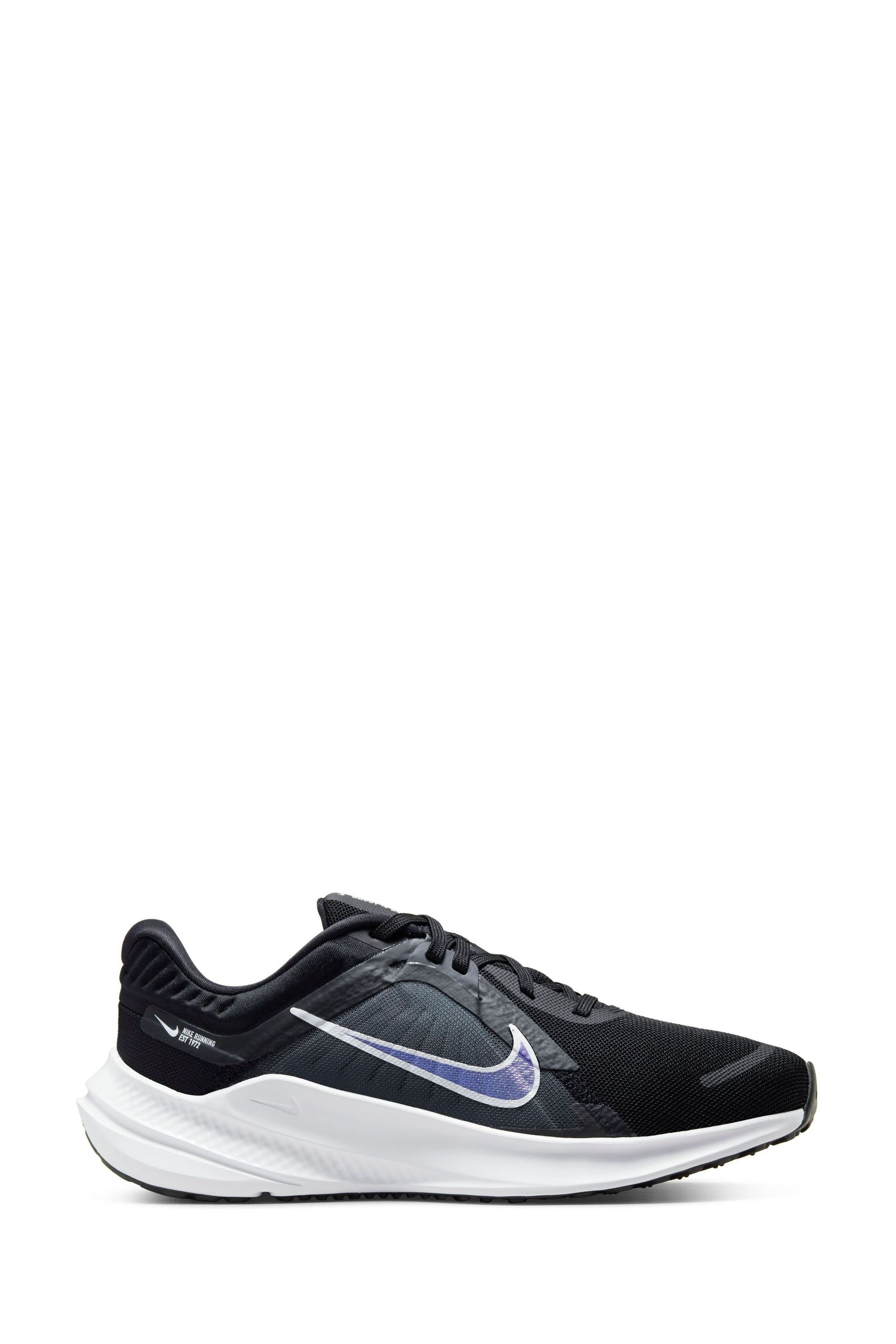 Nike quest trainers top