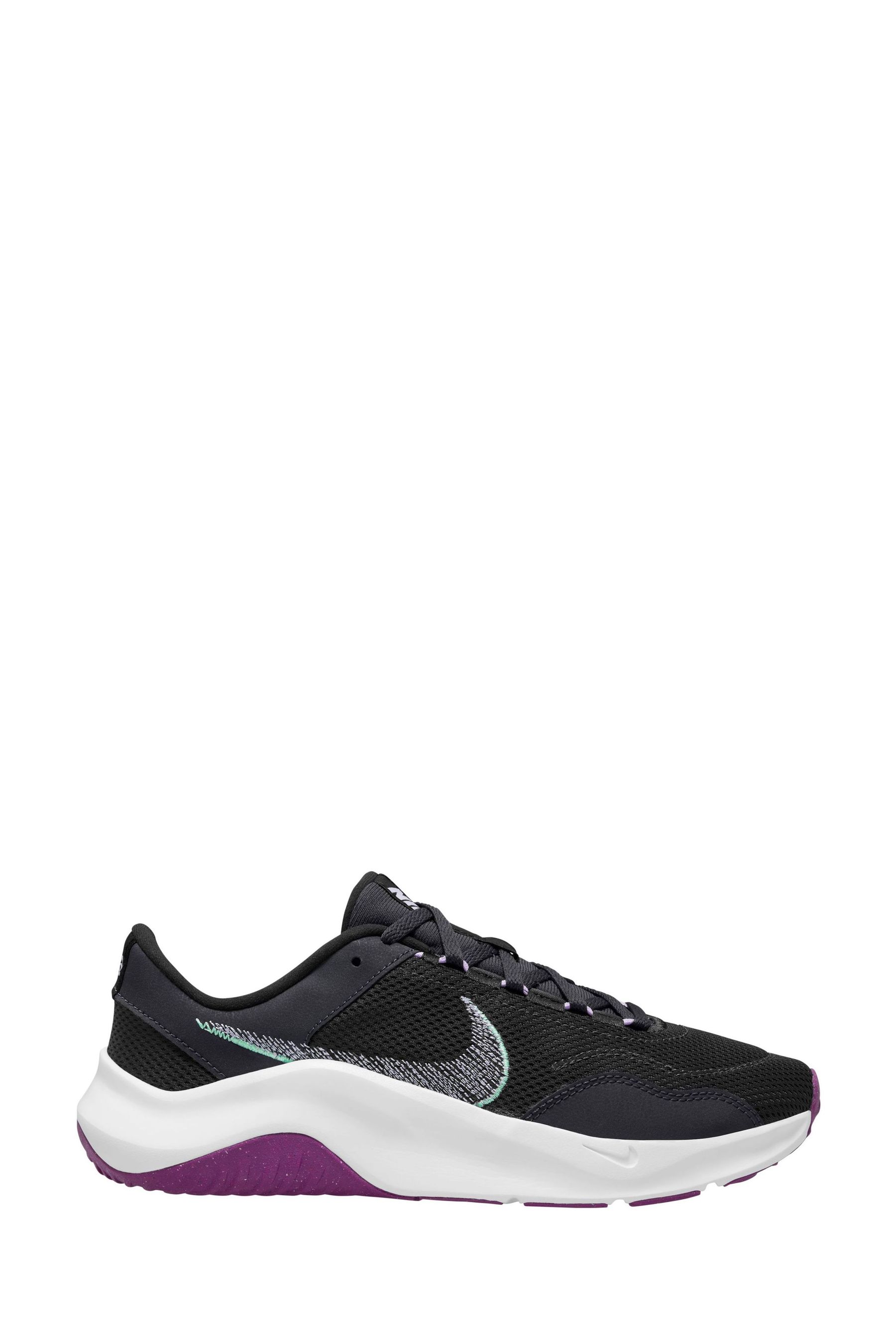 Nike training legend trainers online