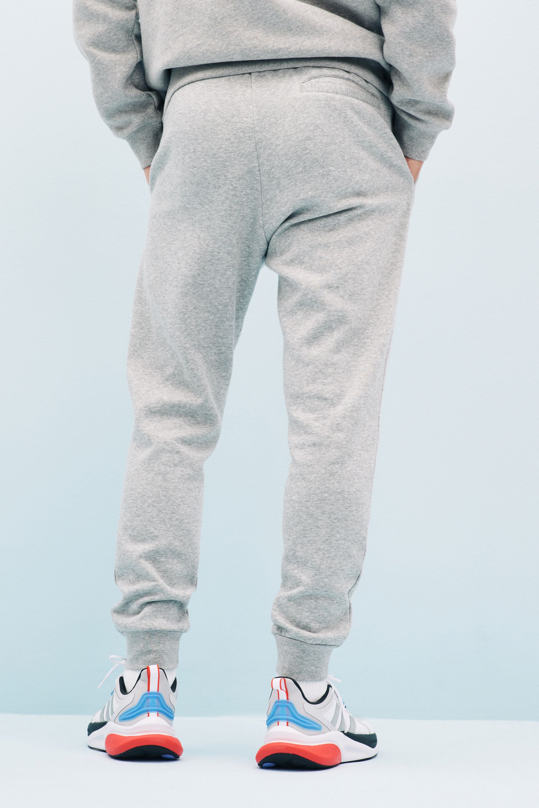 Grey tapered sweatpants online