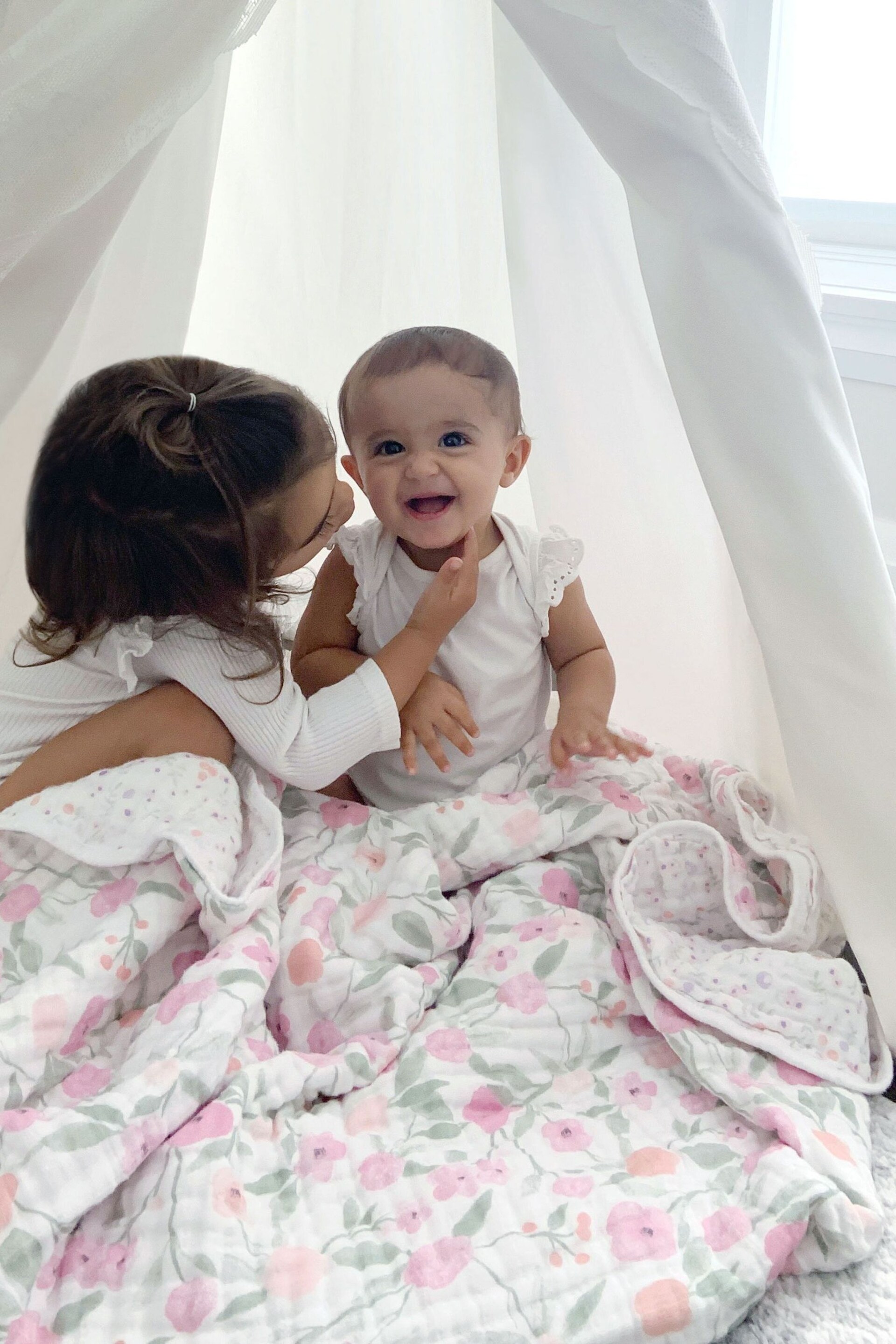 Aden + Anais™ Dream Blanket Cotton Muslin Ma Fleur Blanket - Image 2 of 5