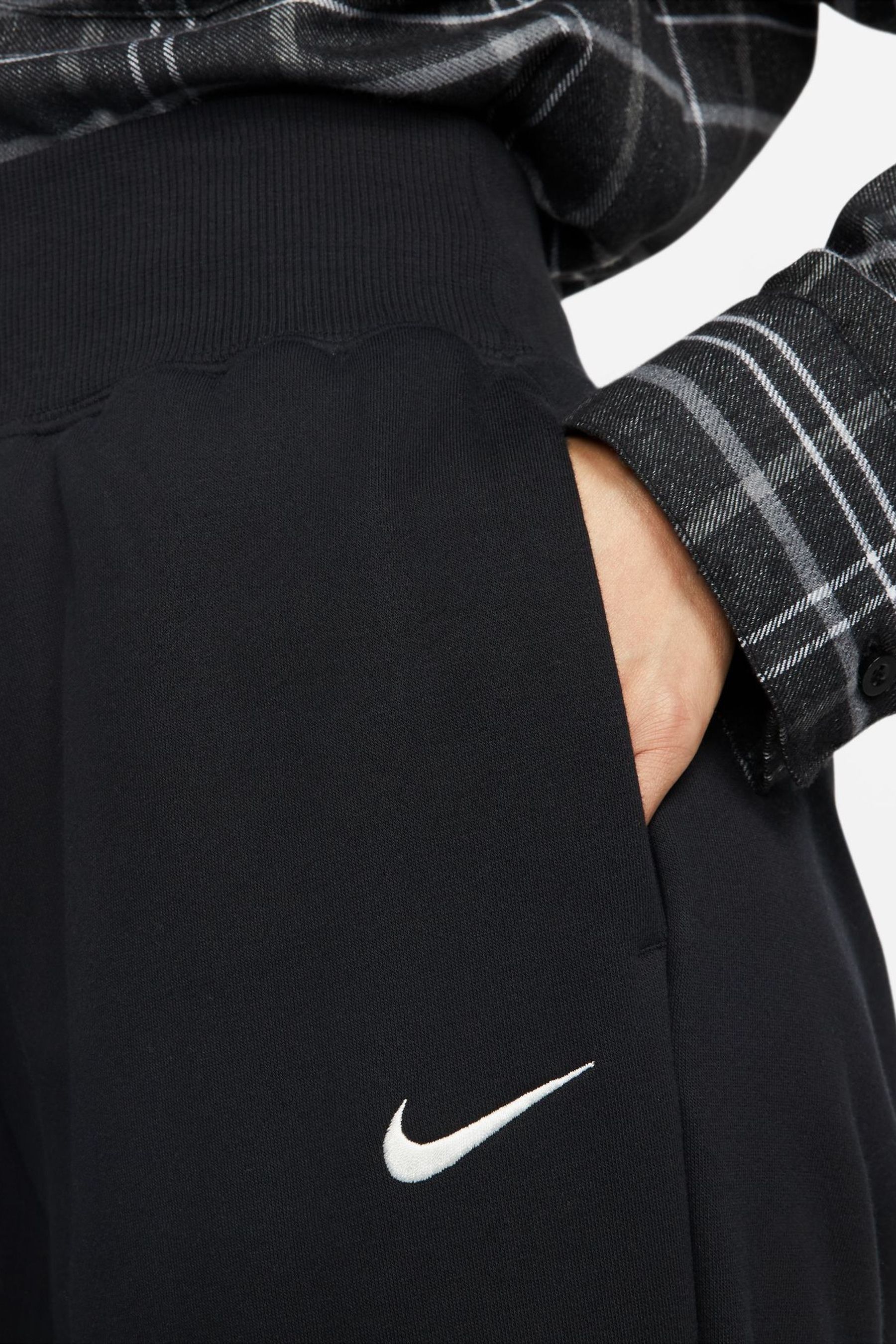 Nike mini swoosh oversized joggers black new arrivals
